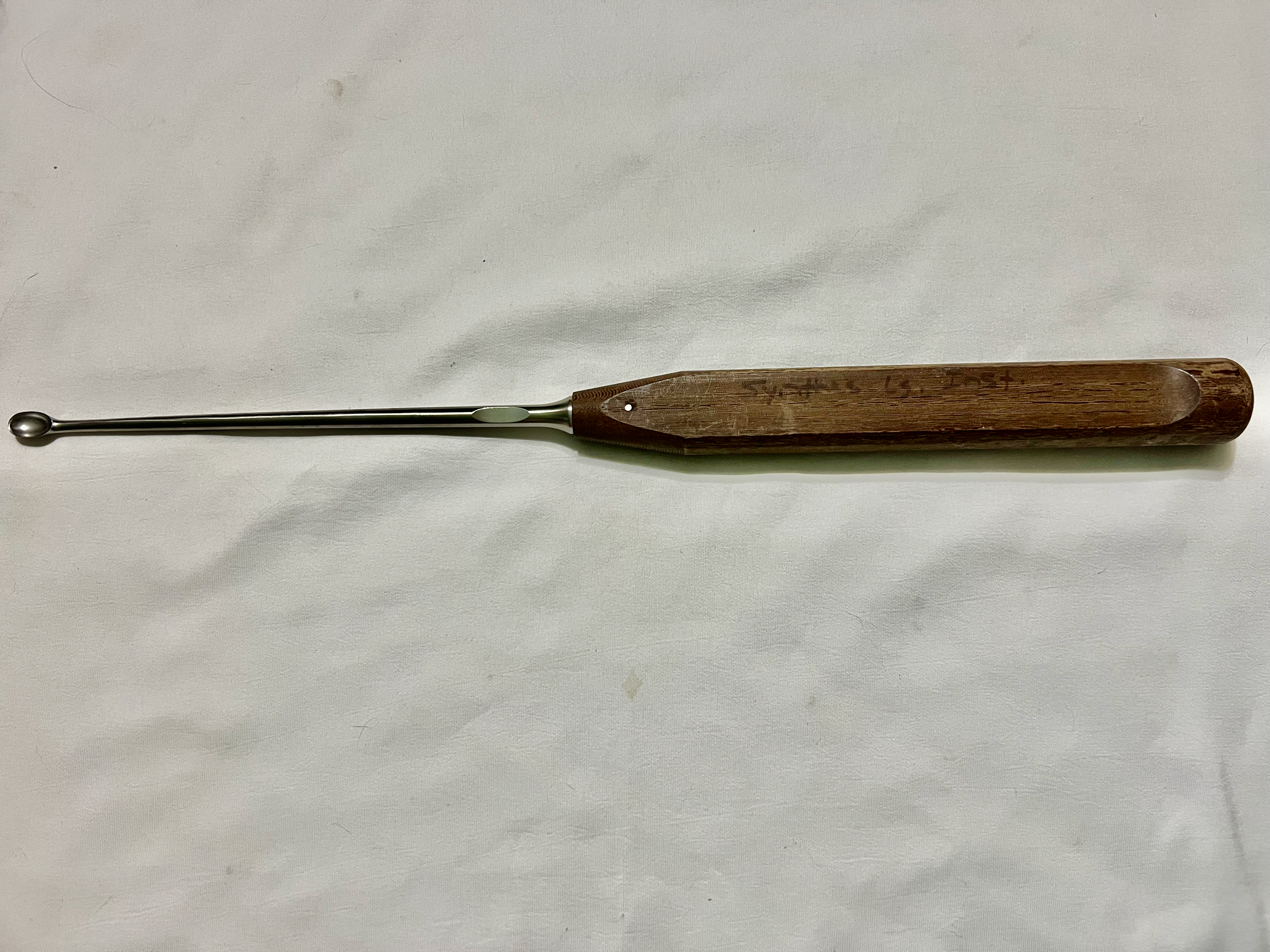 389.65 Straight Oval Bone Curette 9.5mm X 15mm US1490