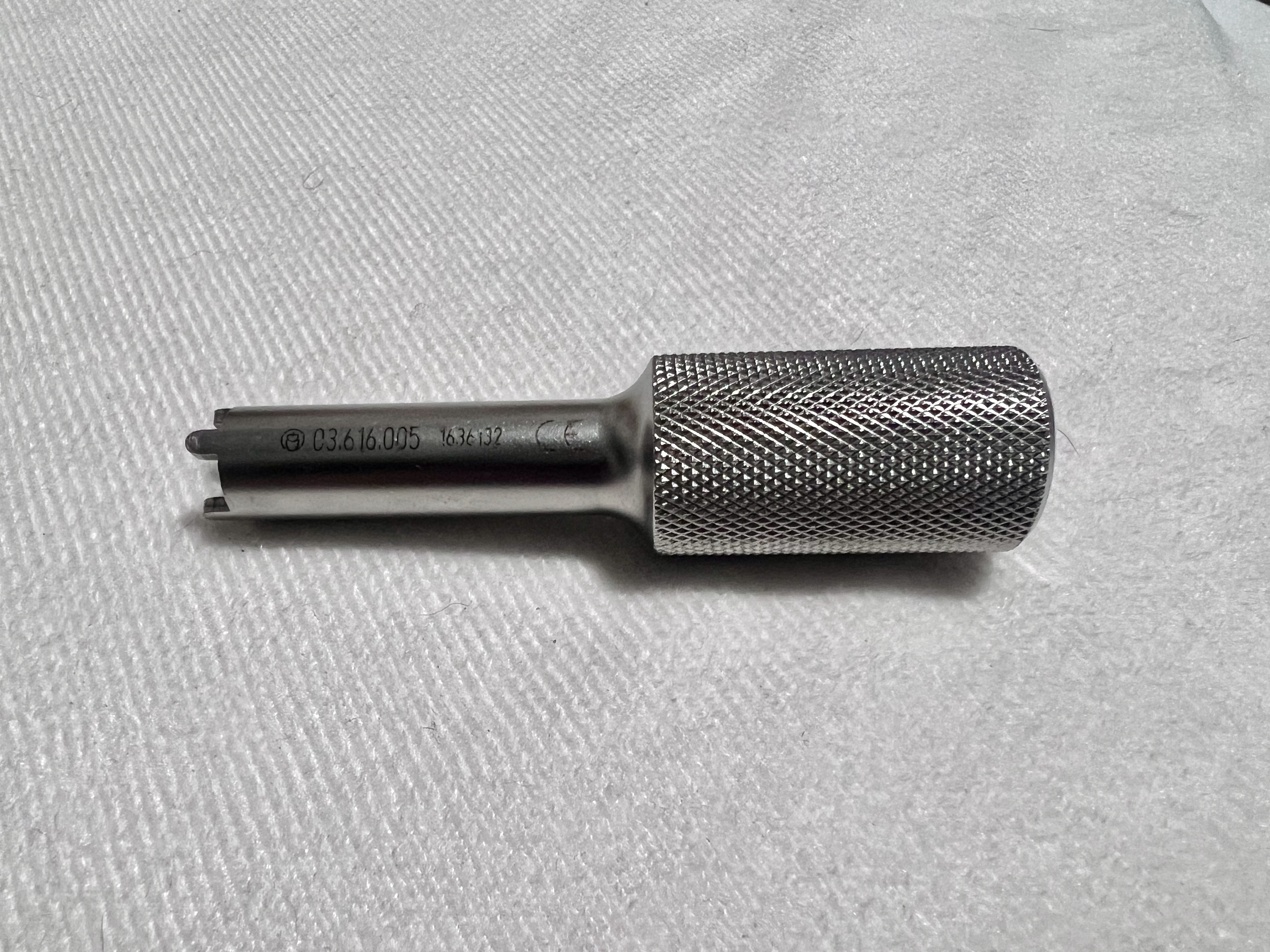 03.616.005 Trial Implant Sizer Holder US1710