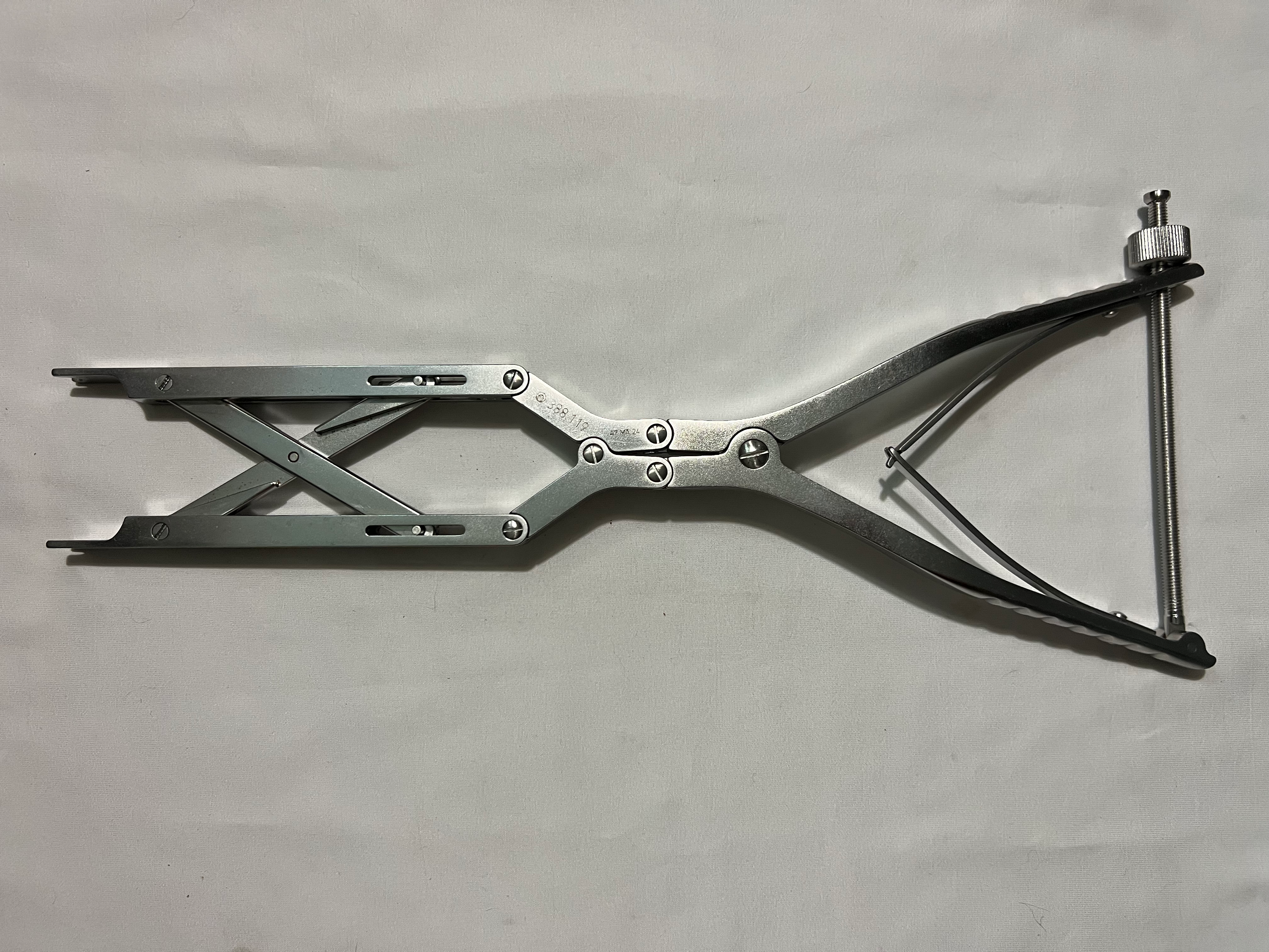 388.119 Parallel Compression Forceps US1498