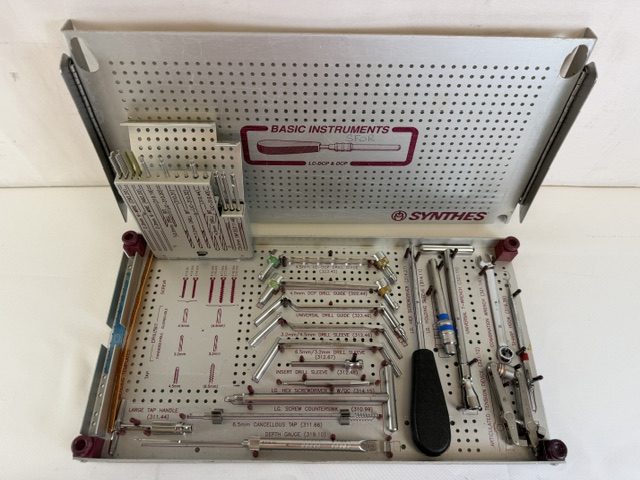 Synthes Basic Instruments Set CCMED687