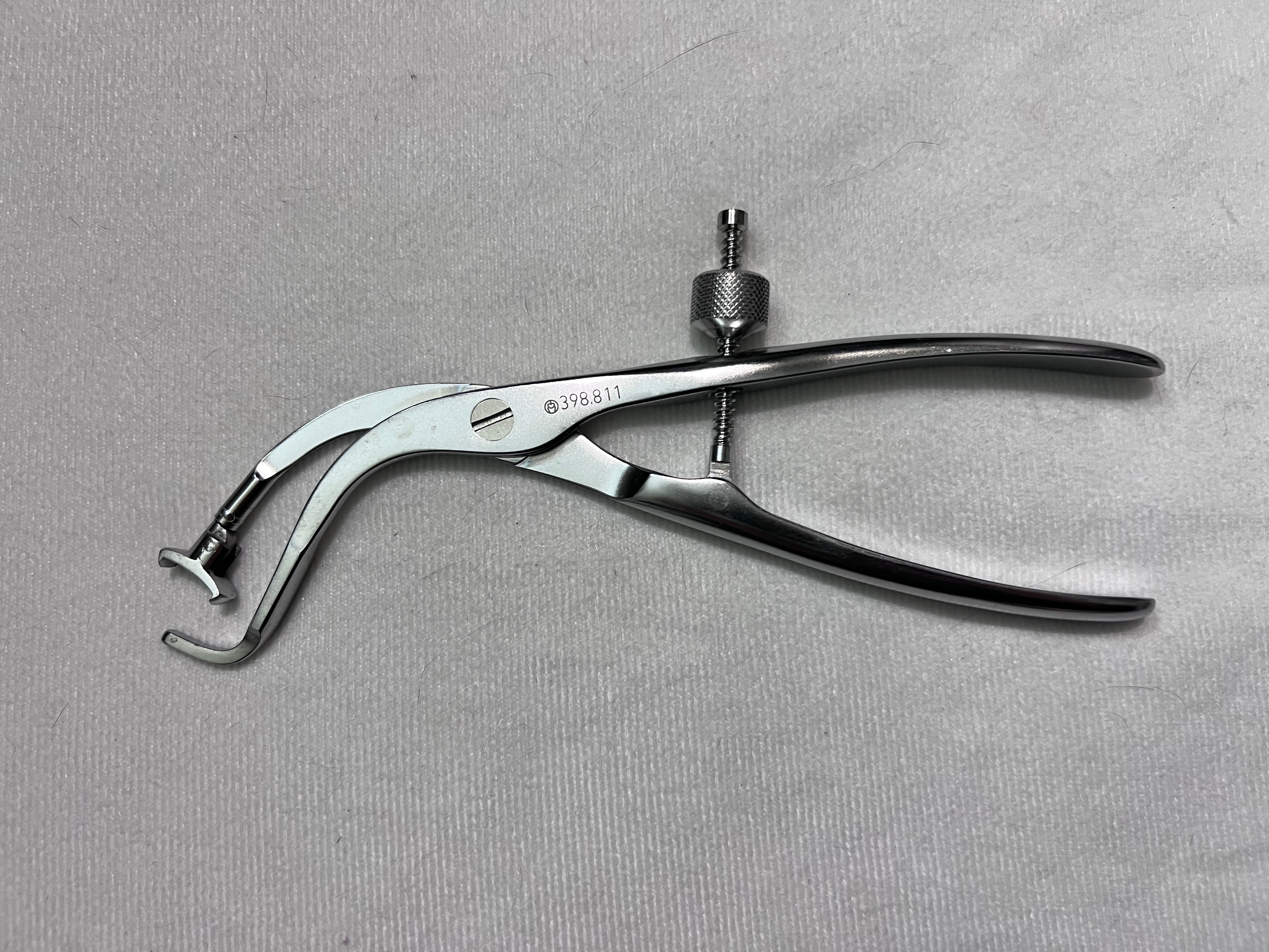 398.811 Size 0 Plate Holding Forceps w/ Swivel Foot US1620