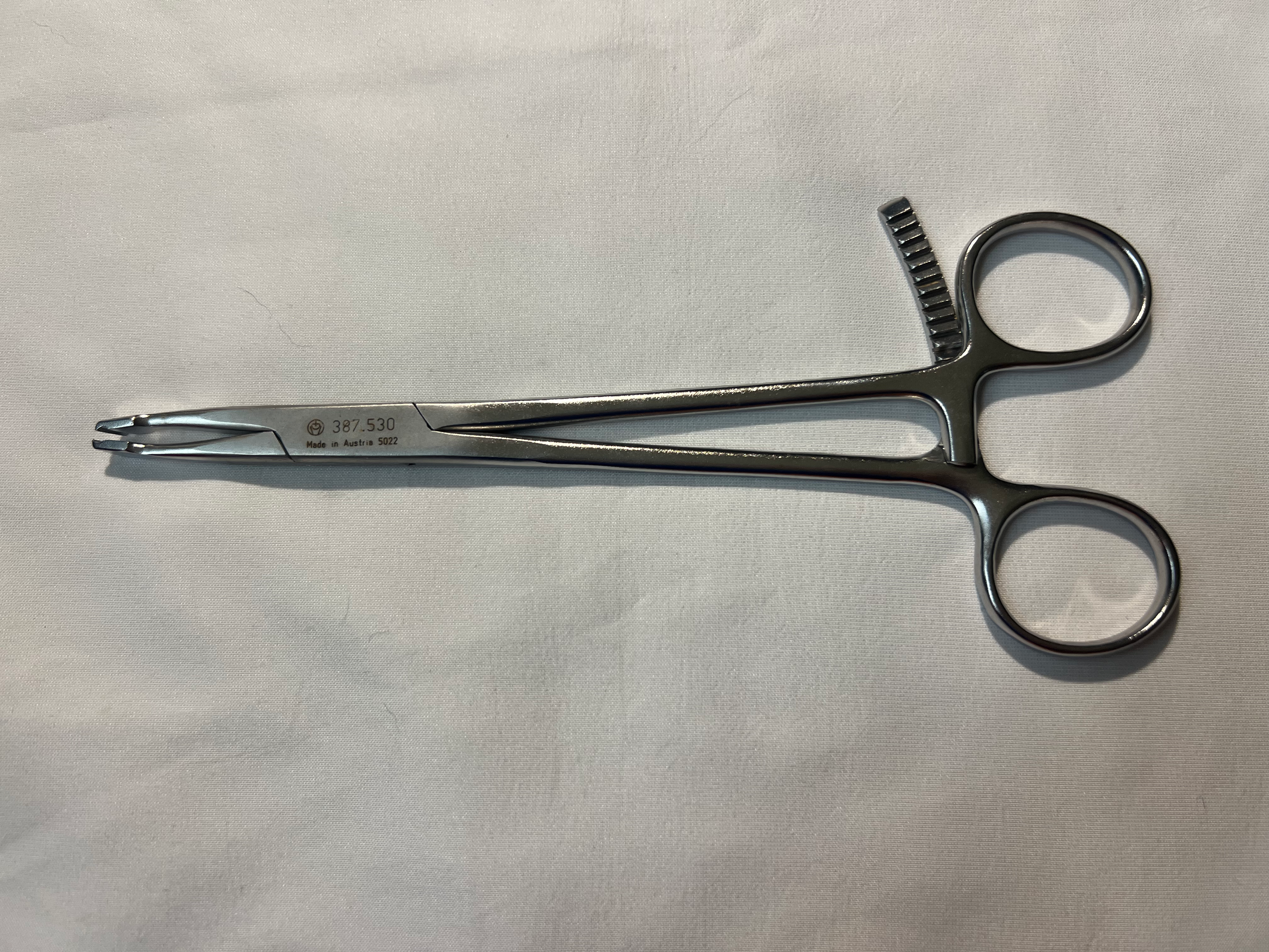 387.530 CerviFix Holding Forceps US1355