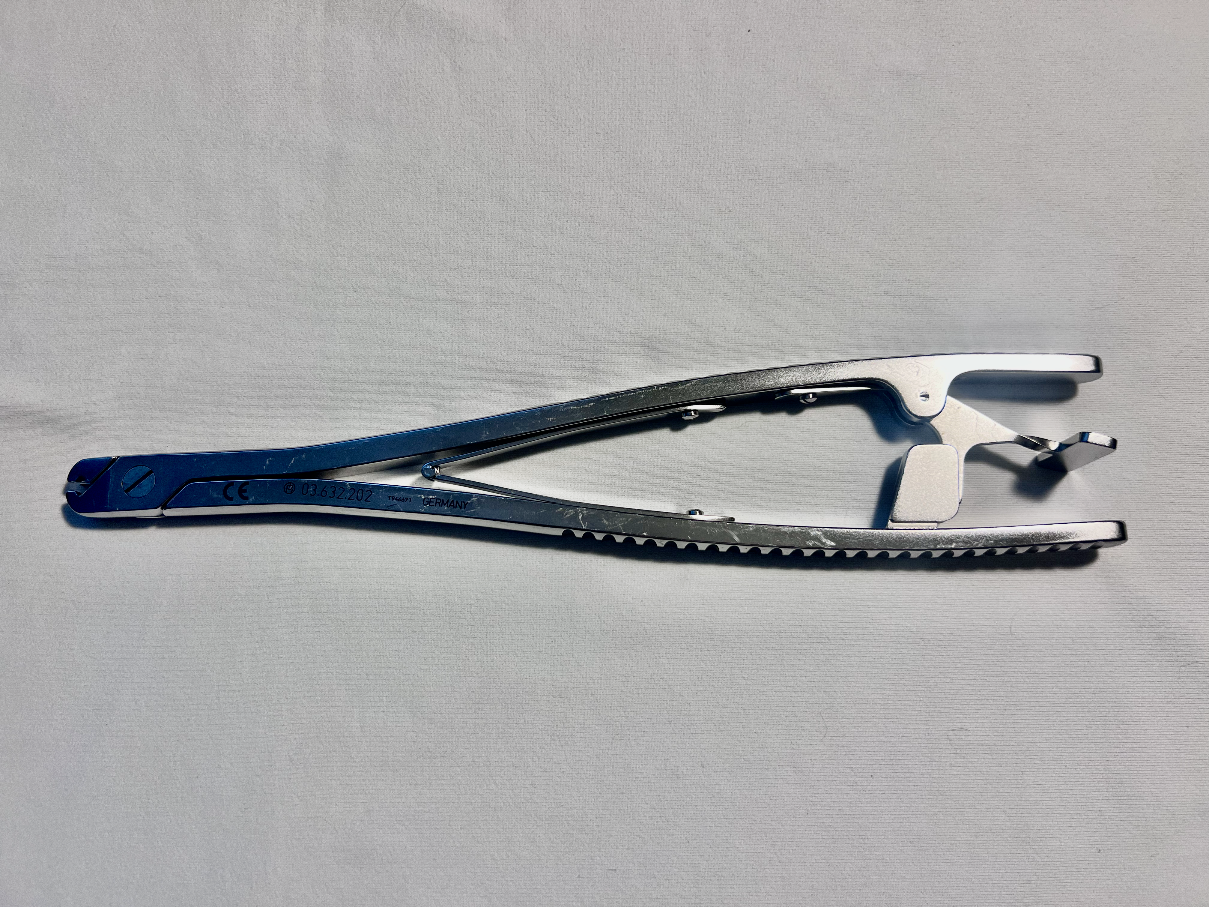 03.632.202 MATRIX Spine System Holding Forceps 5.5mm & 6mm US2160