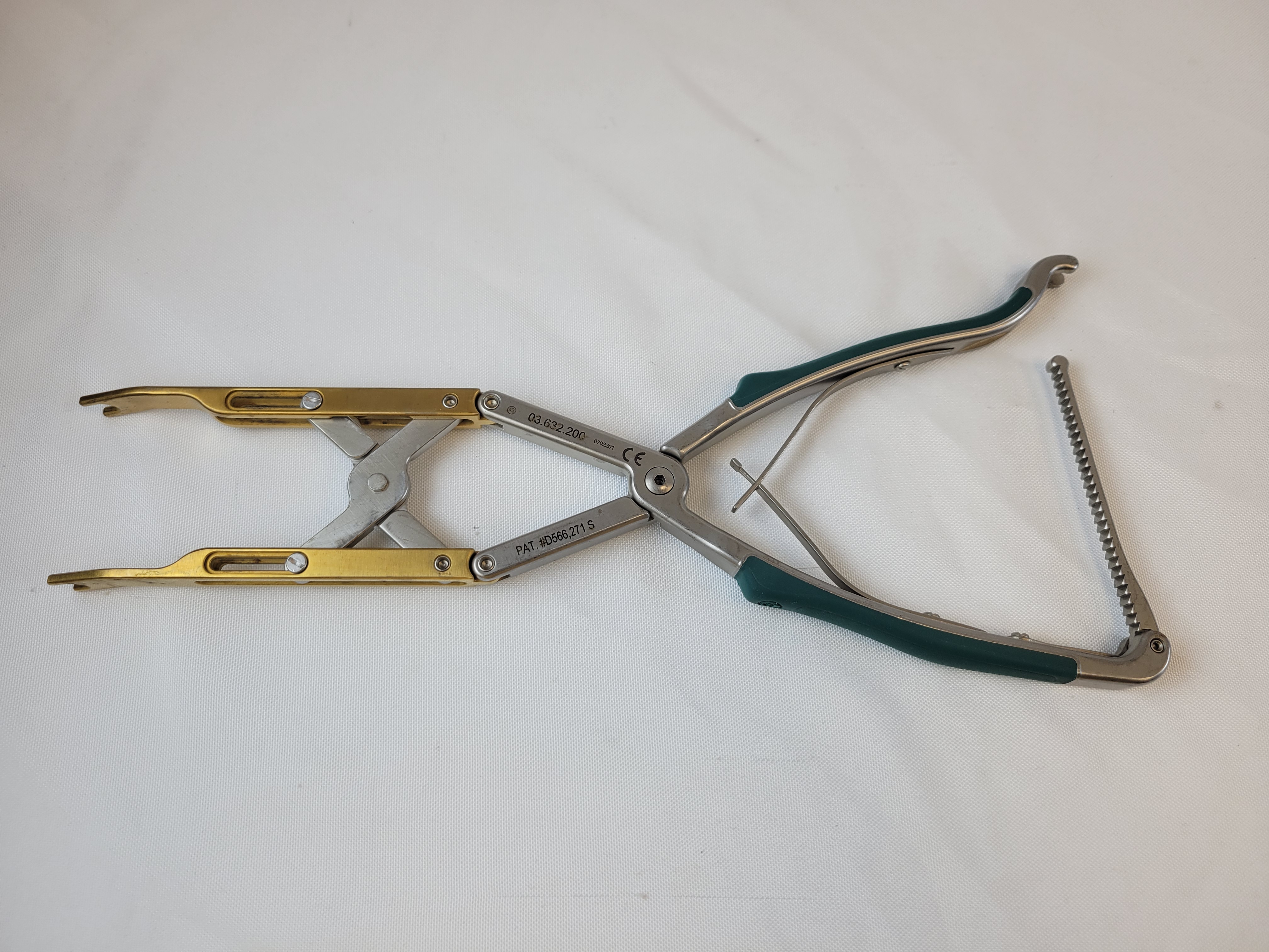 03.632.200 Parallel Compression Forceps US1998