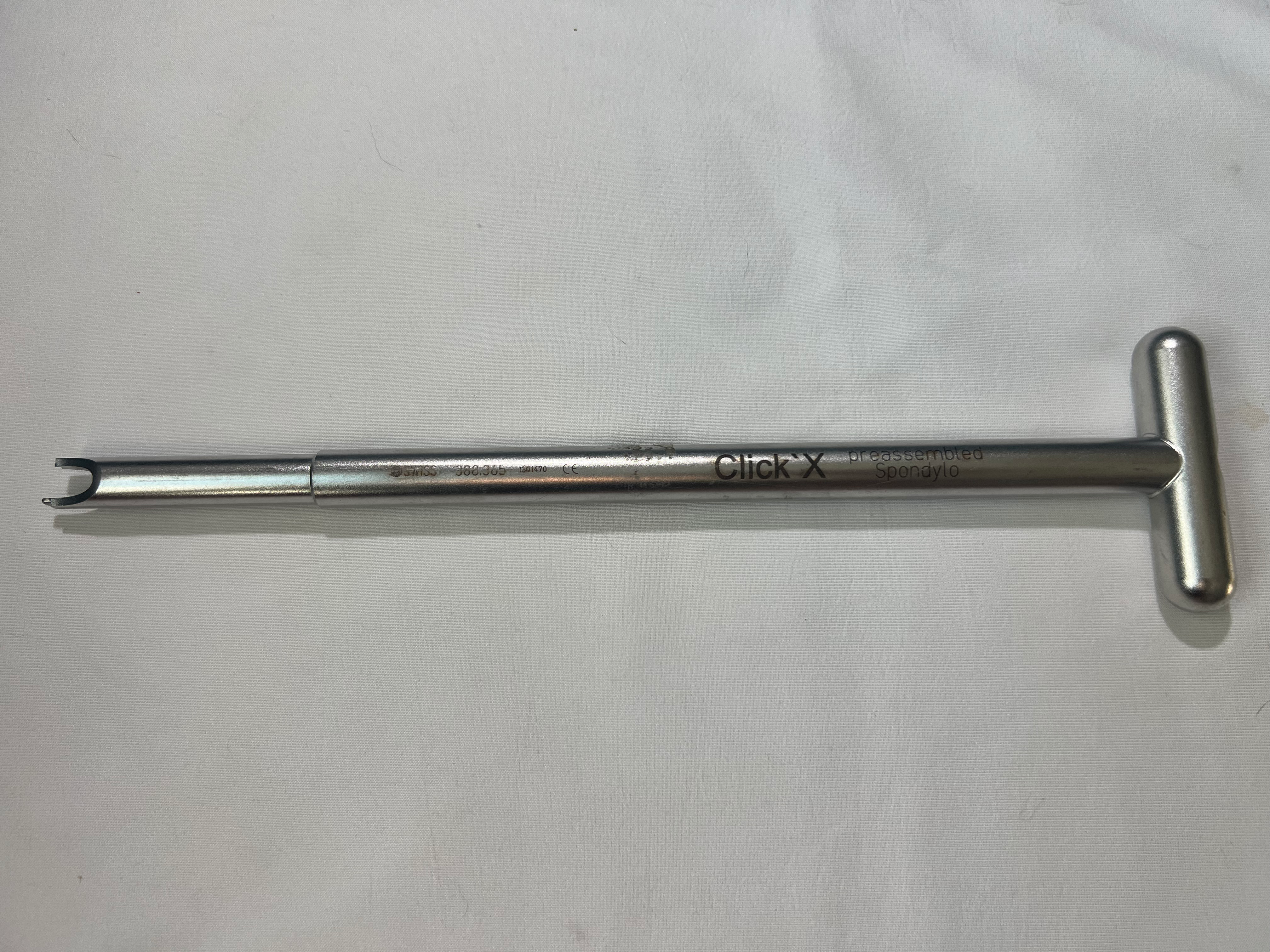 388.365 Cannulated T-Handle Driver For Click X Locking Cap US1365