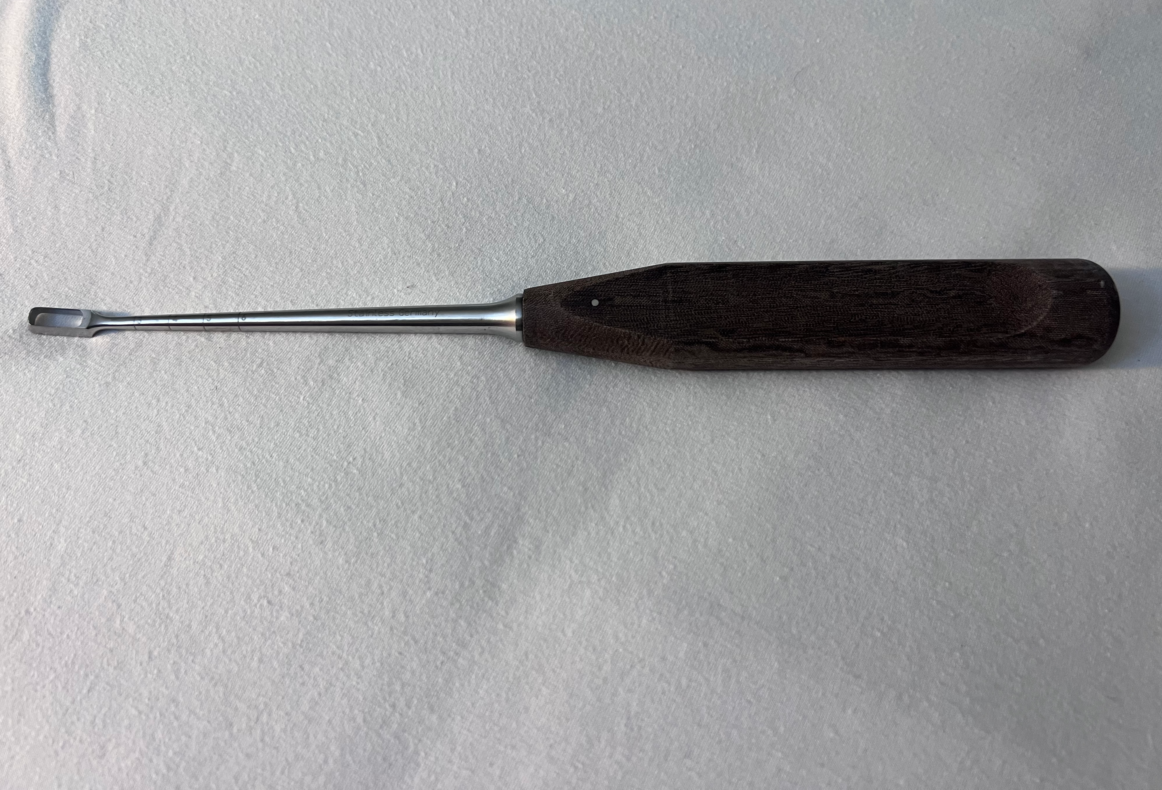 389.124 Plivios Bone Rectangular Curette 8mm US899