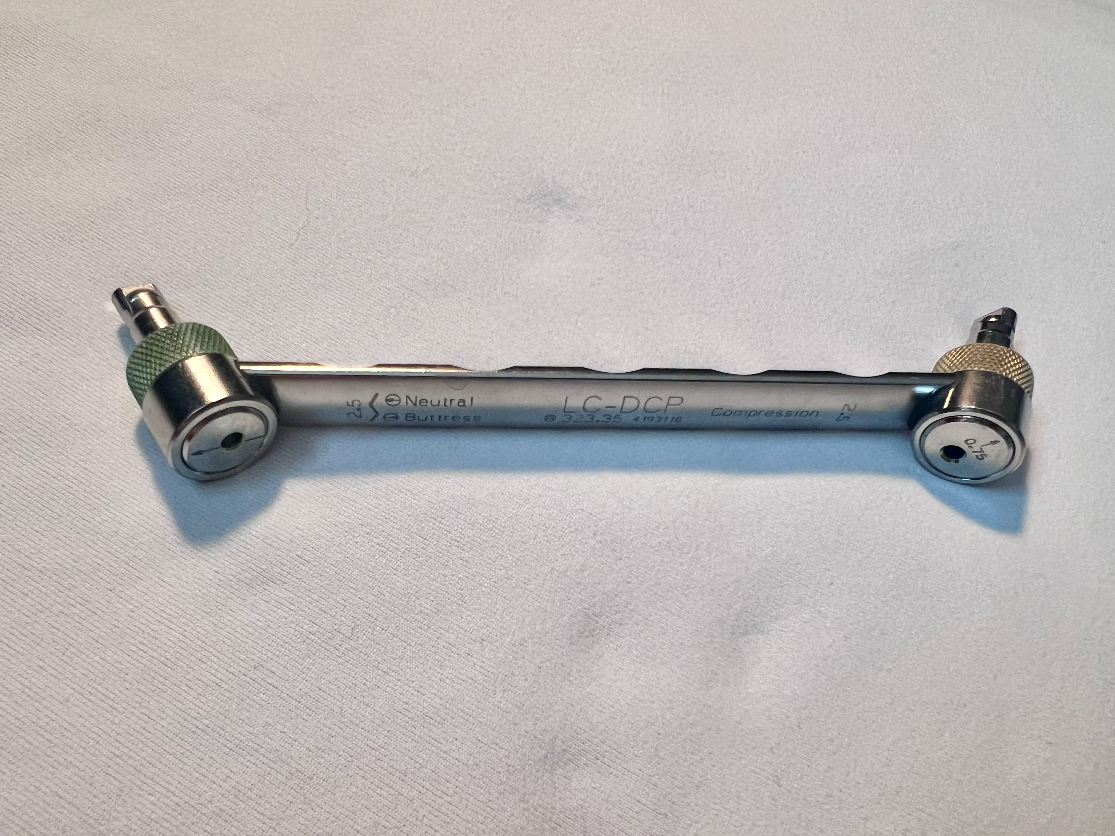 323.35 LC/DCP Dual-Compression Drill Guide US1983