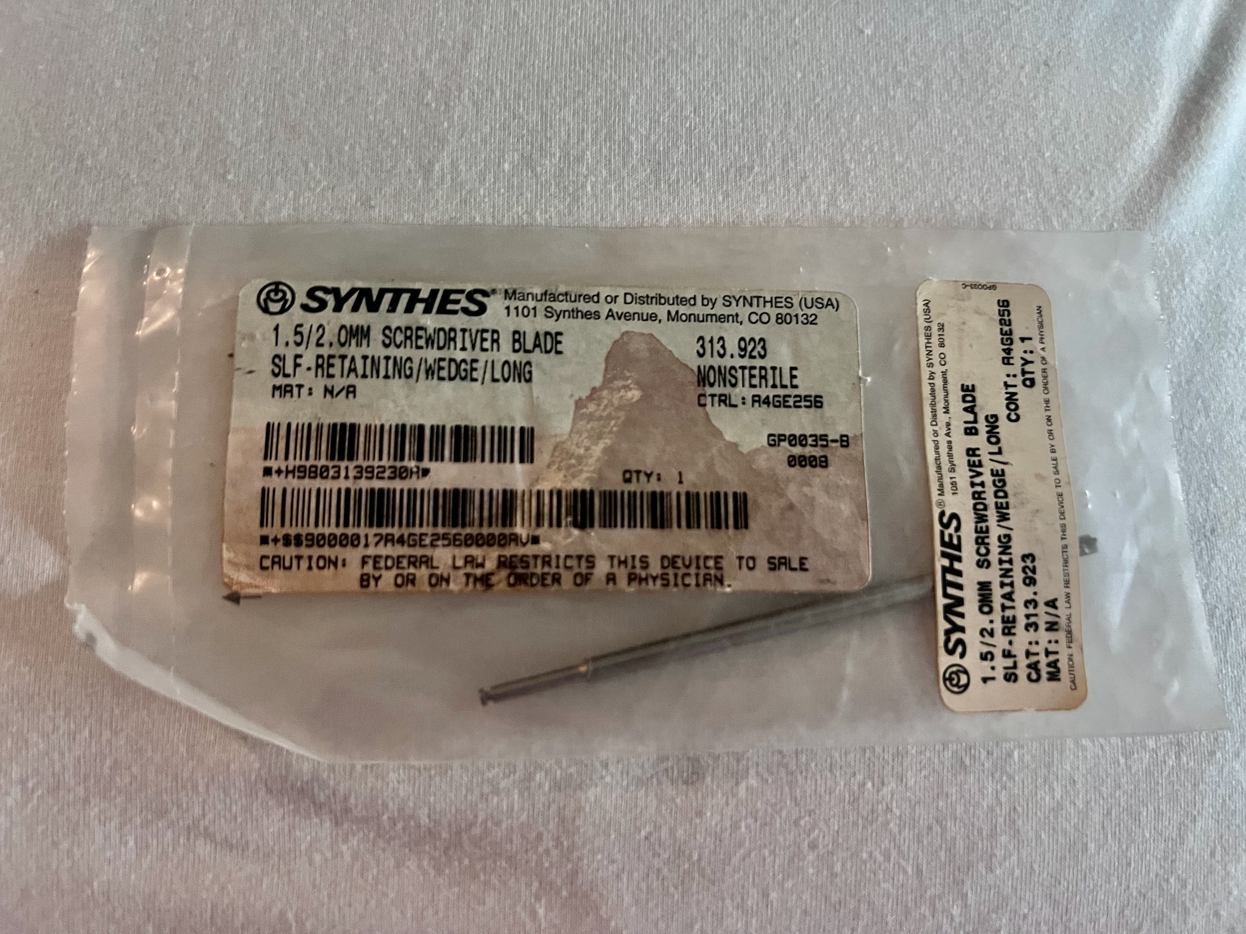 313.923 NEW 1.5mm/2mm Screwdriver Blade Self-Retaining US1968