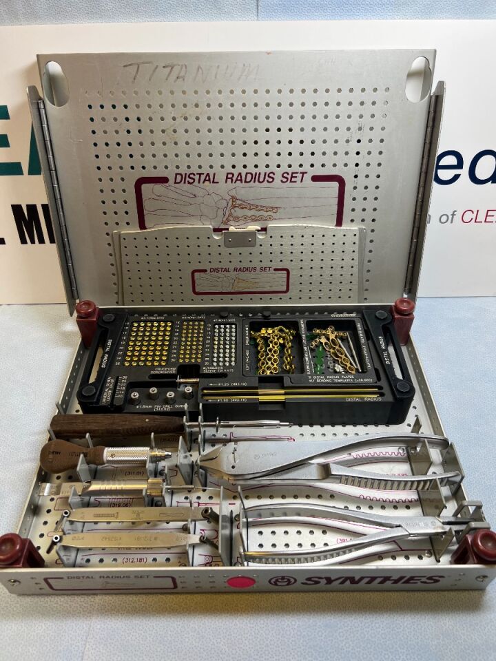 TI Distal Radius set CCMED214