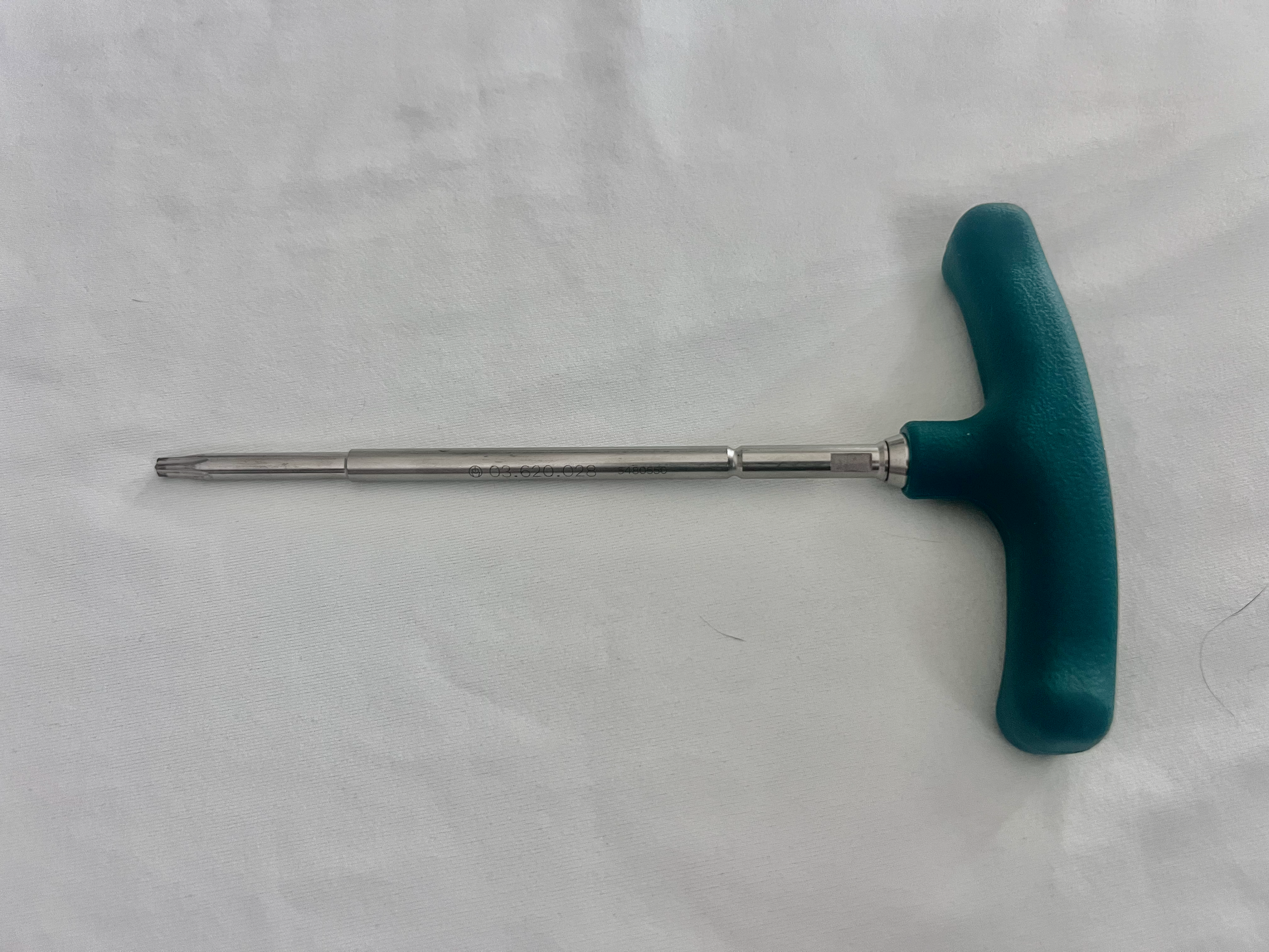 03.620.028 Orthopedic Hexagonal T-Handle US2050