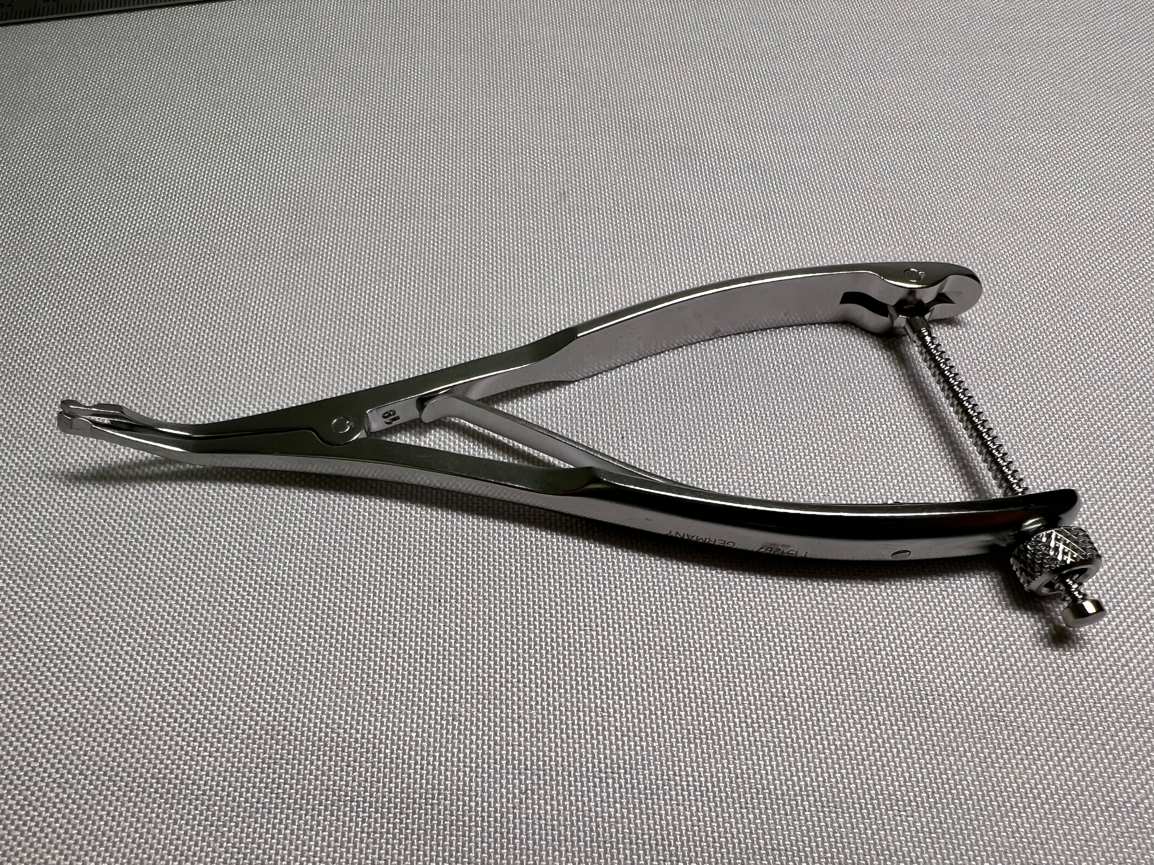 398.93 Orthopedic Bone Spreader 5.51" Length X 0.28" Width US1197