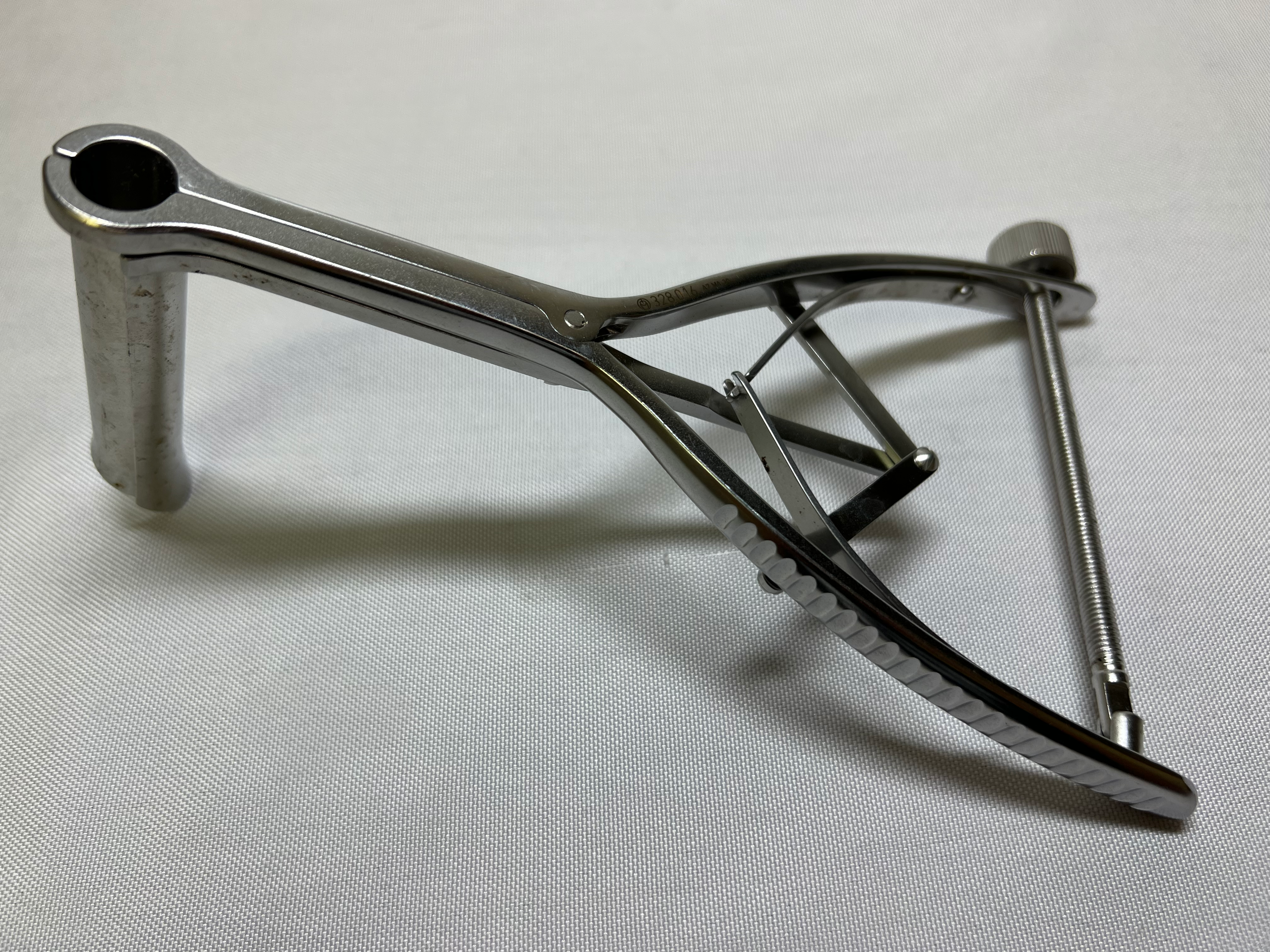 328.016 Medium 80mm Lateral Three Blade Retractor US1094