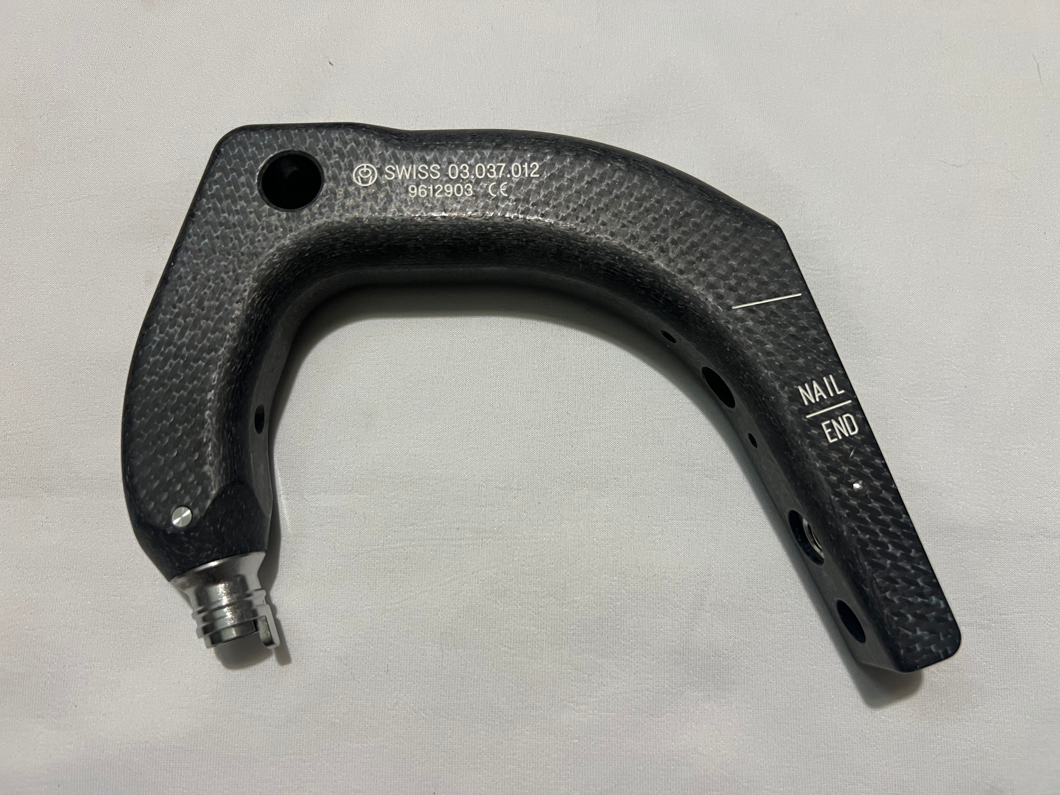 03.037.012 Complete Radiolucent Insertion Handle US1519