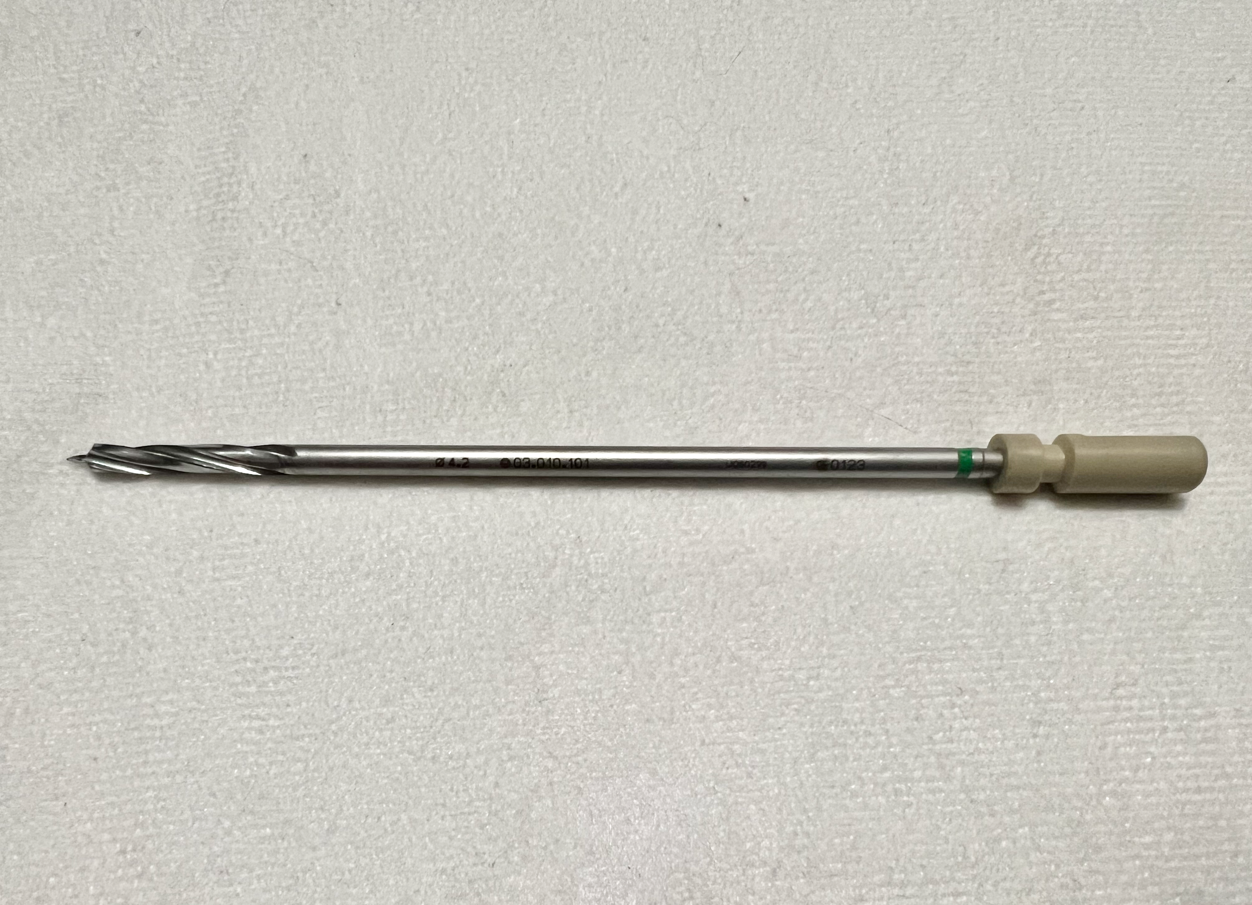 03.010.101 QC 3-Flute Needle Point Tip 4.2mm Radiolucent Drill Bit US1574