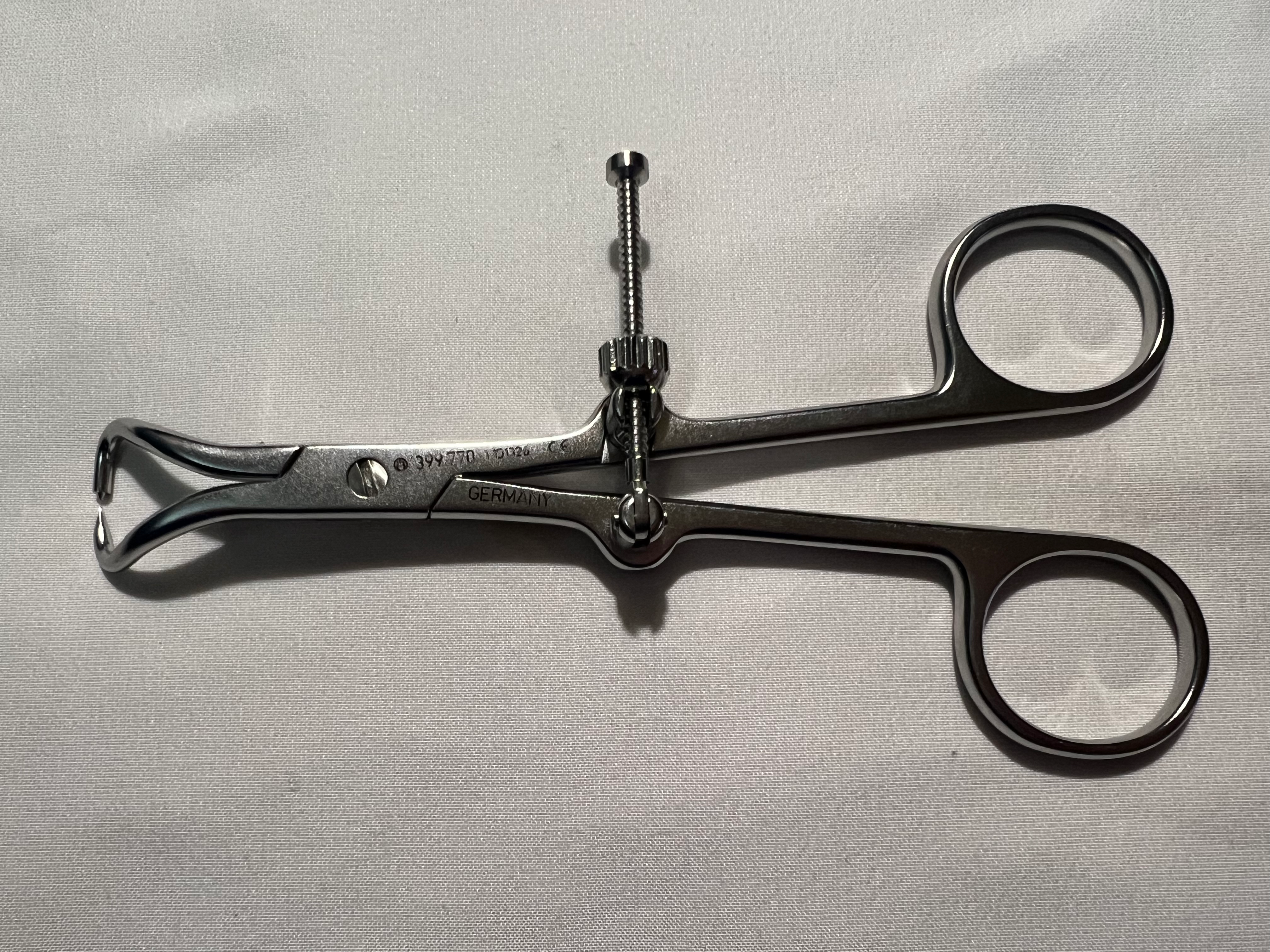 399.770 Reduction Forceps w/ Points & Speed Lock US1431
