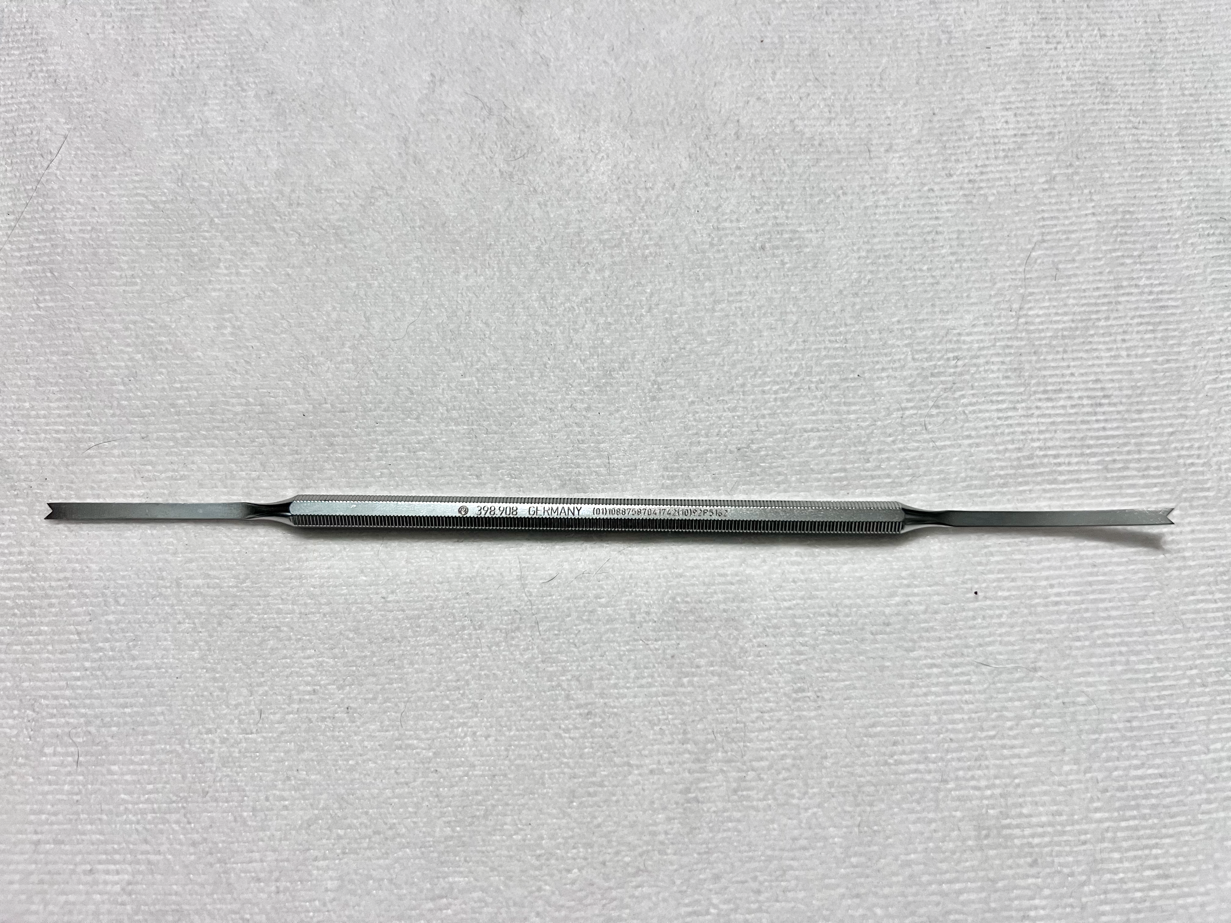 398.908 Double-Ended Manipulator US1651