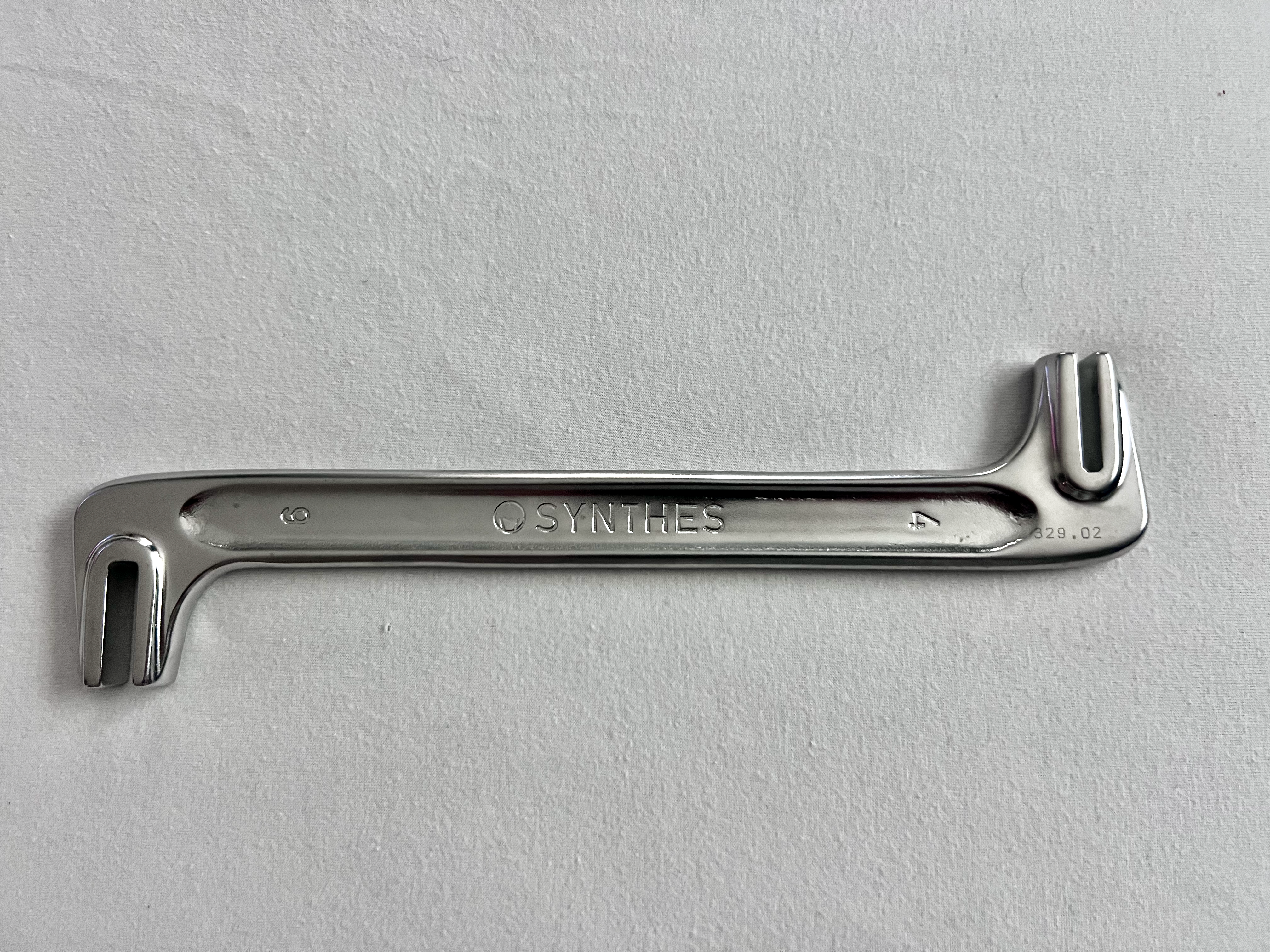 329.02 Orthopedic Bending Iron For 4.5mm Plates US1941