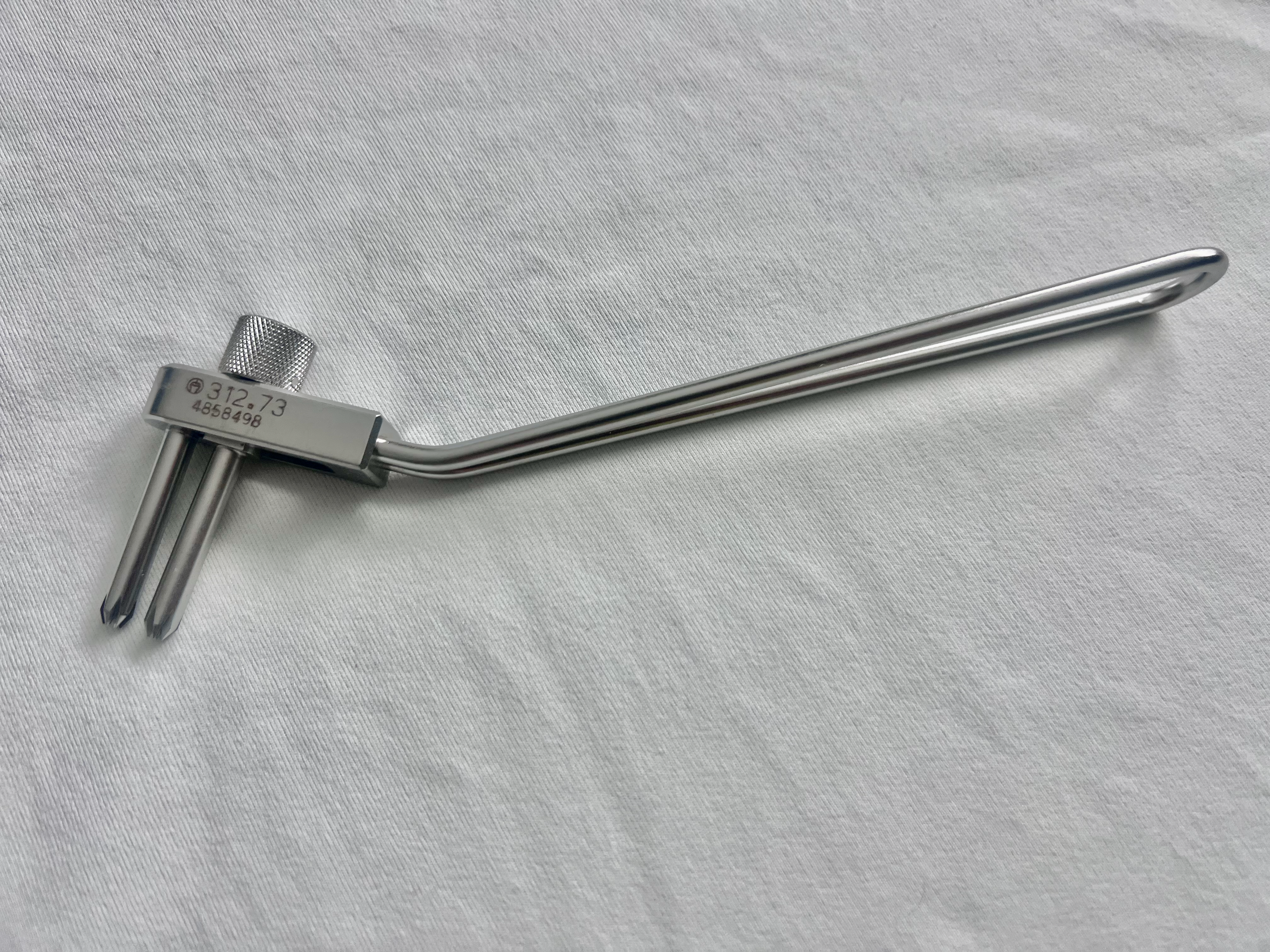 312.73 Adjustable Parallel Guide Wire US1972