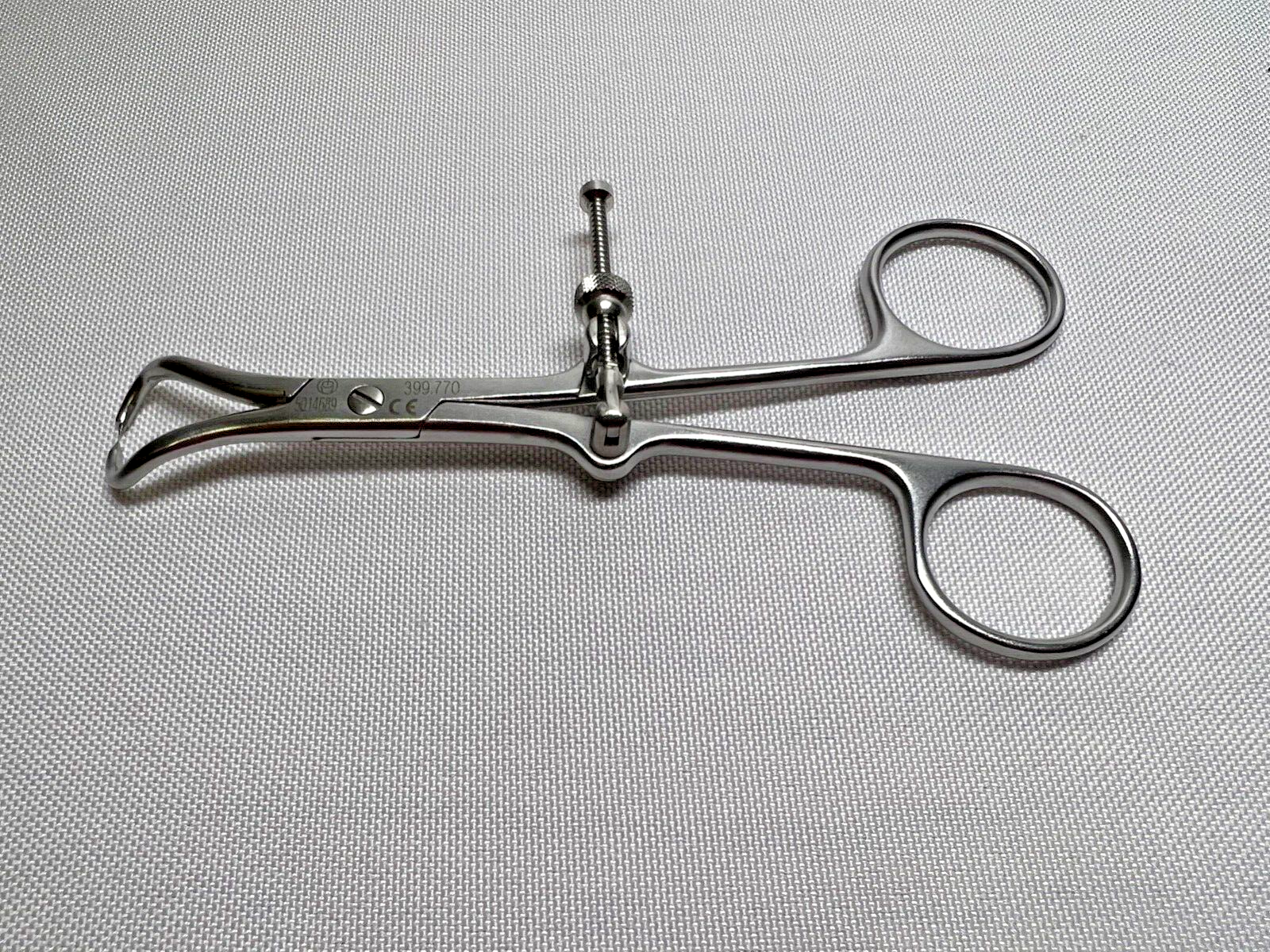 Synthes 399.770 Reduction Forceps w/ Points US1043