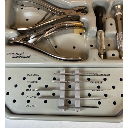 Synthes Craniofacial Modular Fixation System Ti