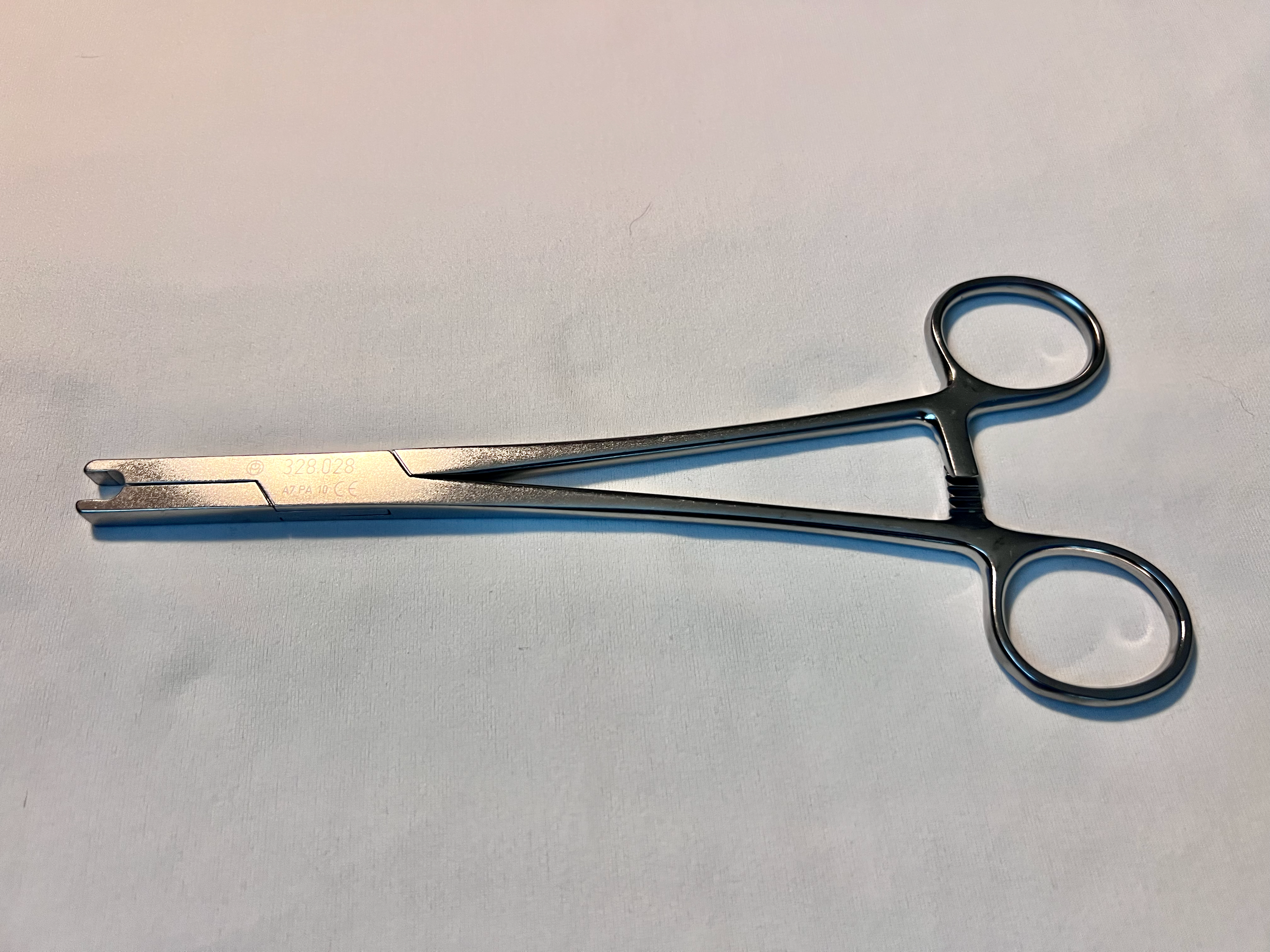 328.028 Scissor Grip 6mm Straight Holding Forceps US2157