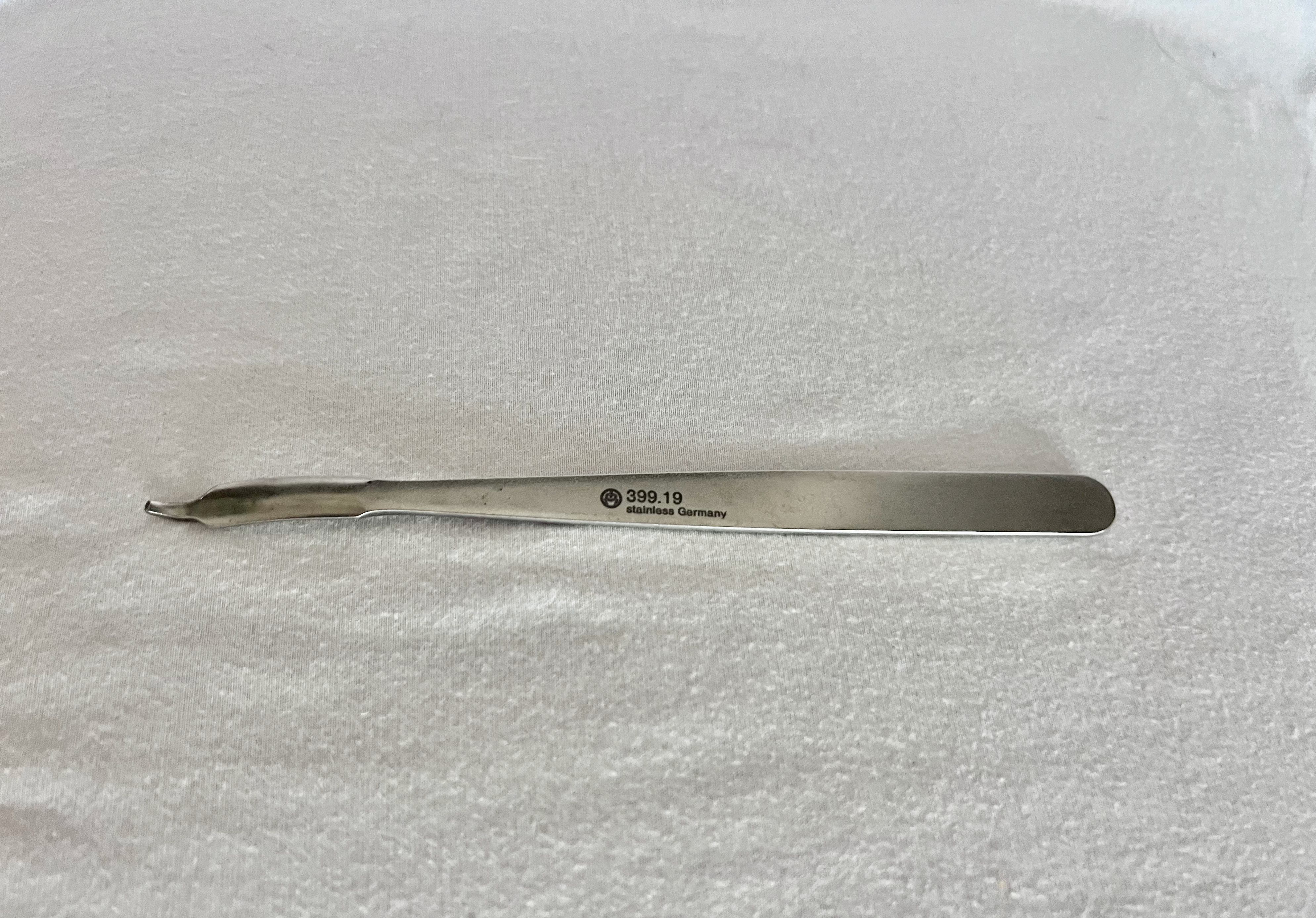 399.19 Small Hohmann Retractor 8mmX160mm US1804