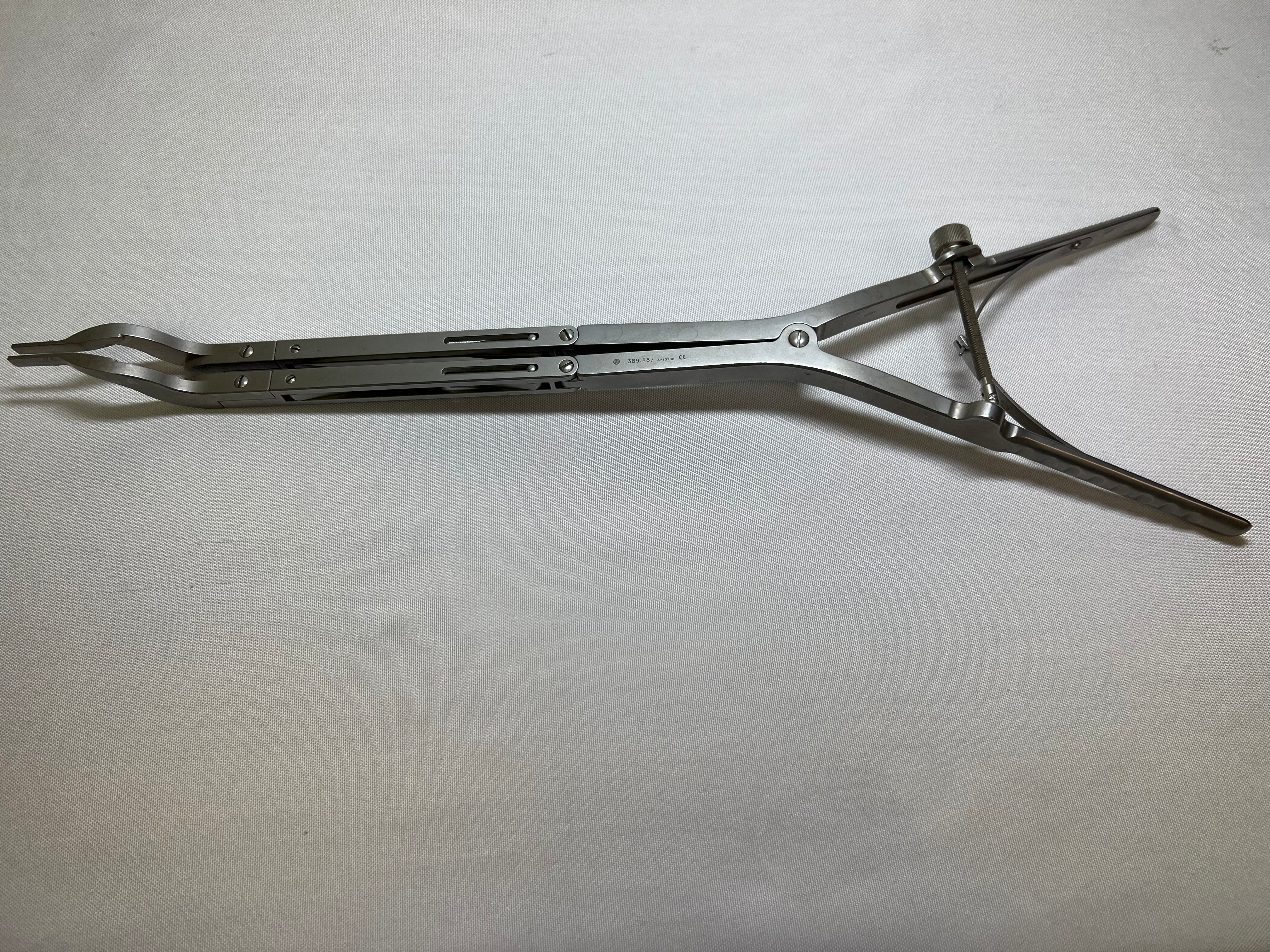 389.187 Parallel Bone Distraction Spreader Forceps US1093