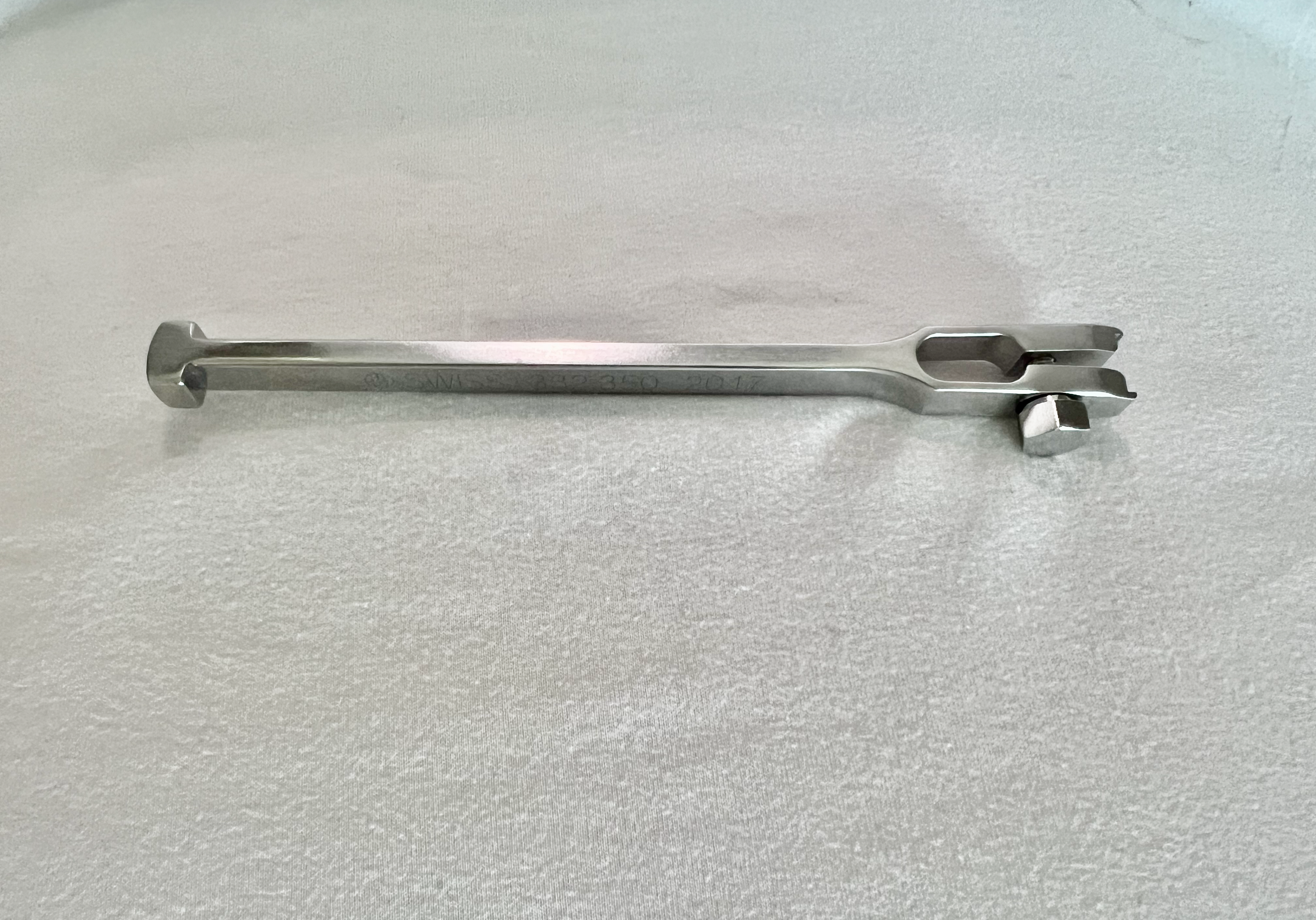 332.350 Orthopedic Inserter/Extractor US1801