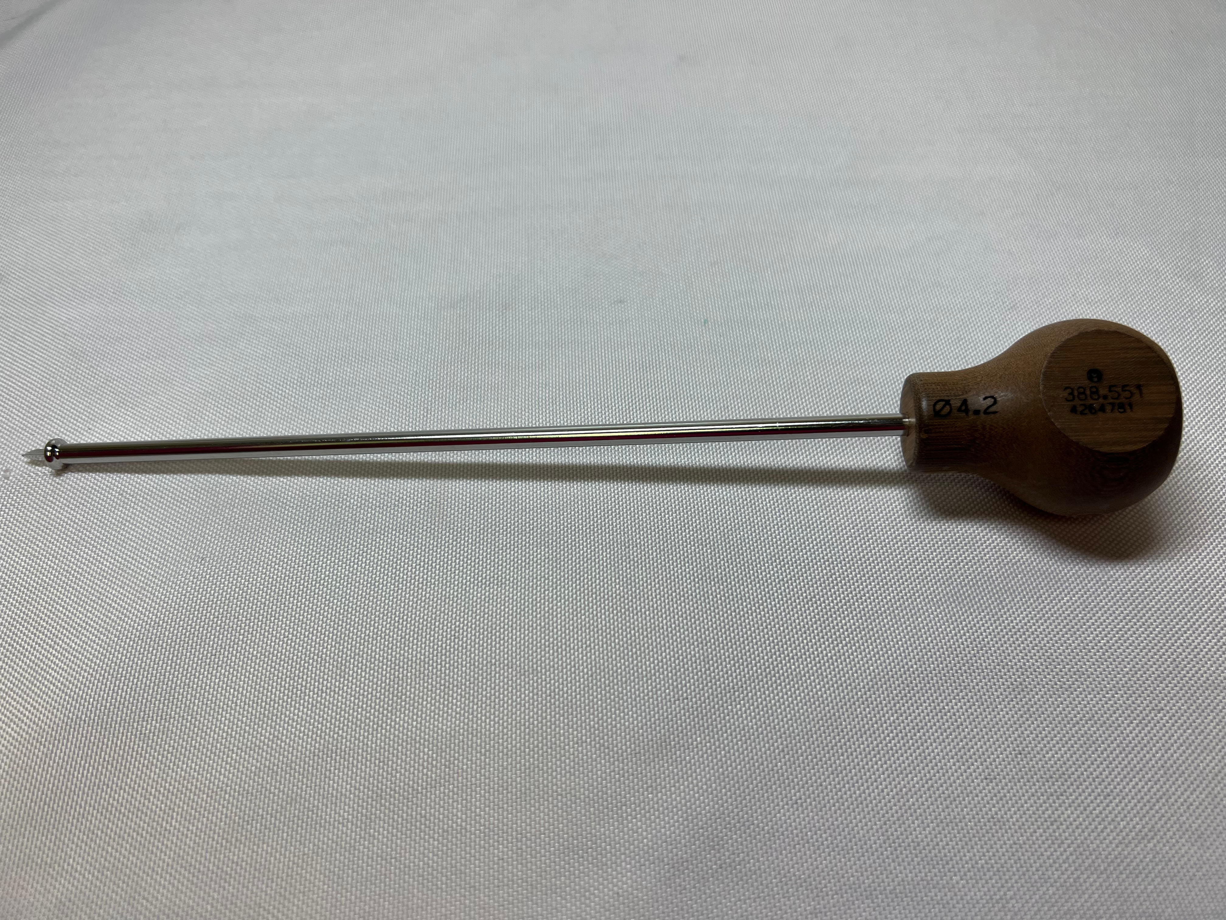 388.551 USS Pedical Awl 4.2m US1107