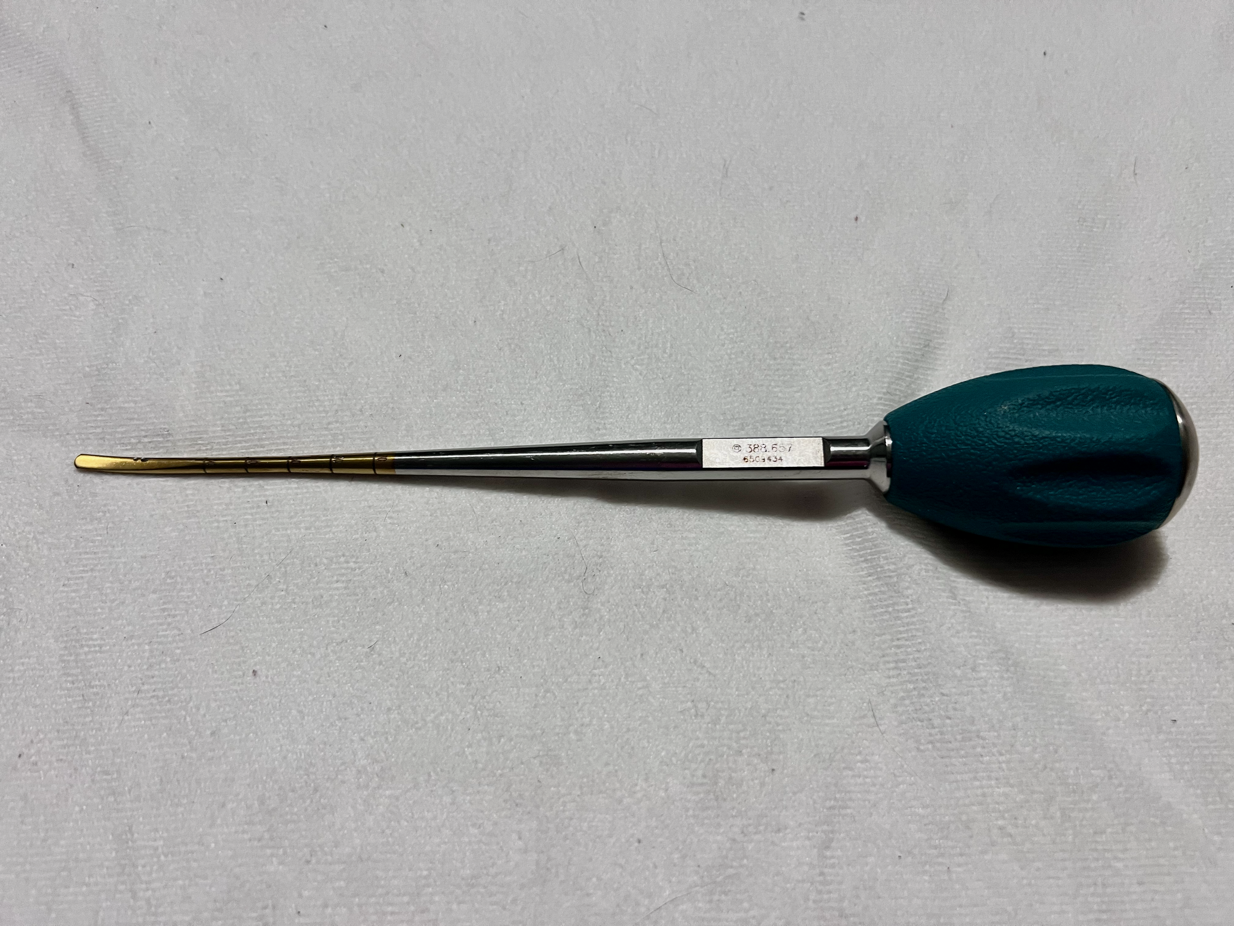 388.657 Slightly Curved 3.8mm Pedicle Probe US1602