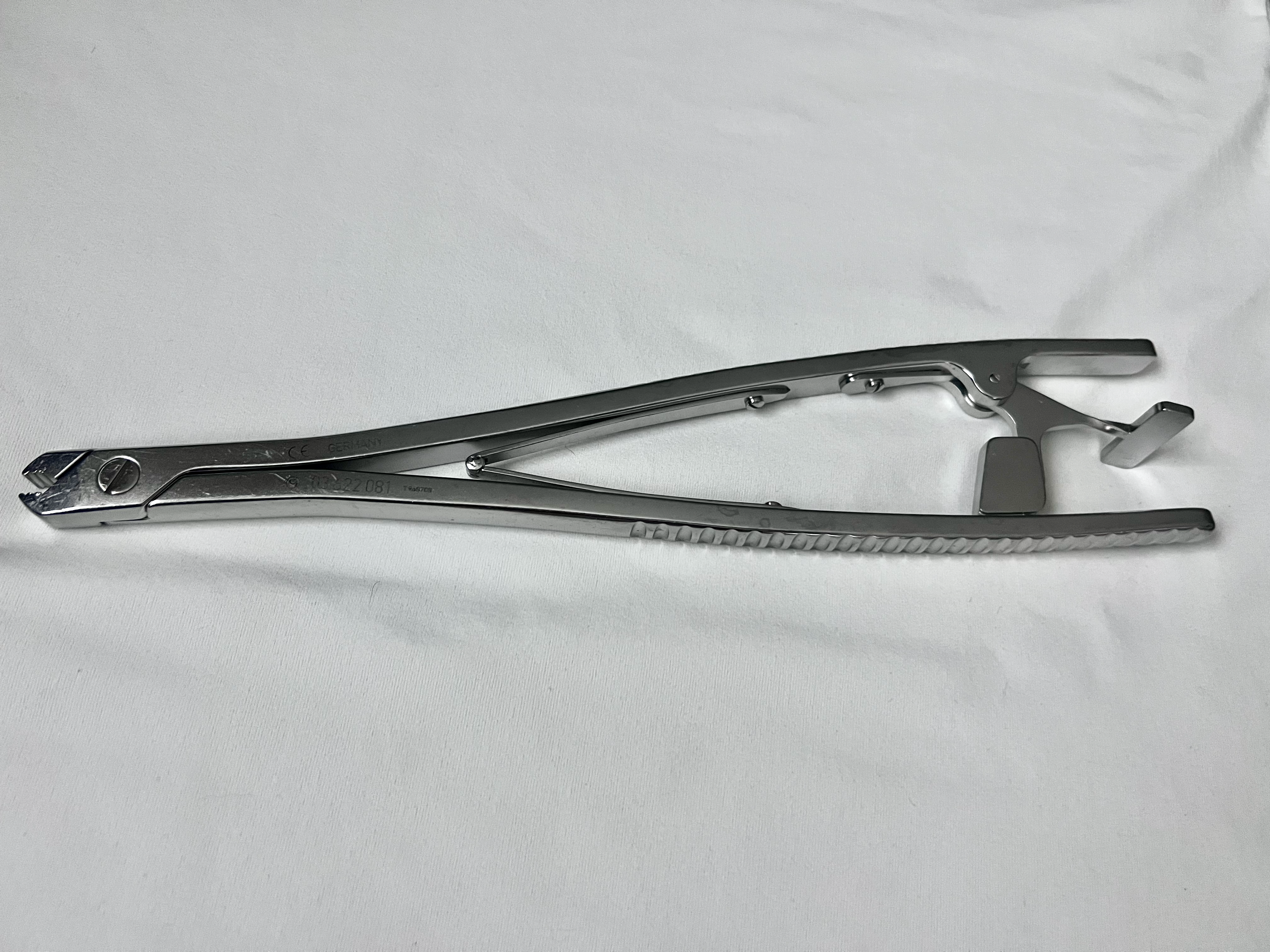 03.622.081 Pangea Spine System Adjustable Holding Forceps US2150