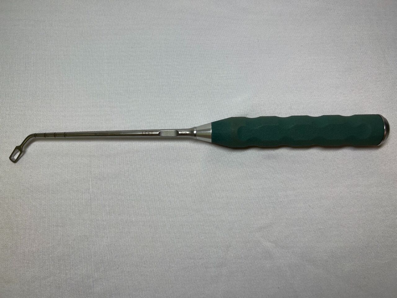 389.865 Large Box 8mm Left Angled Curette US891
