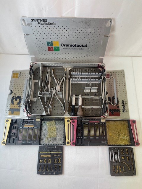 Maxillofacial Titanium Modular Fixation Set CCMED707