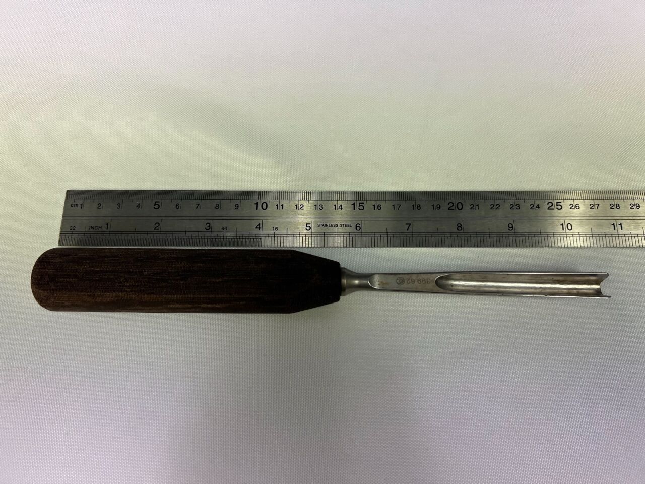 399.62 Straight Gouge 10mm US200
