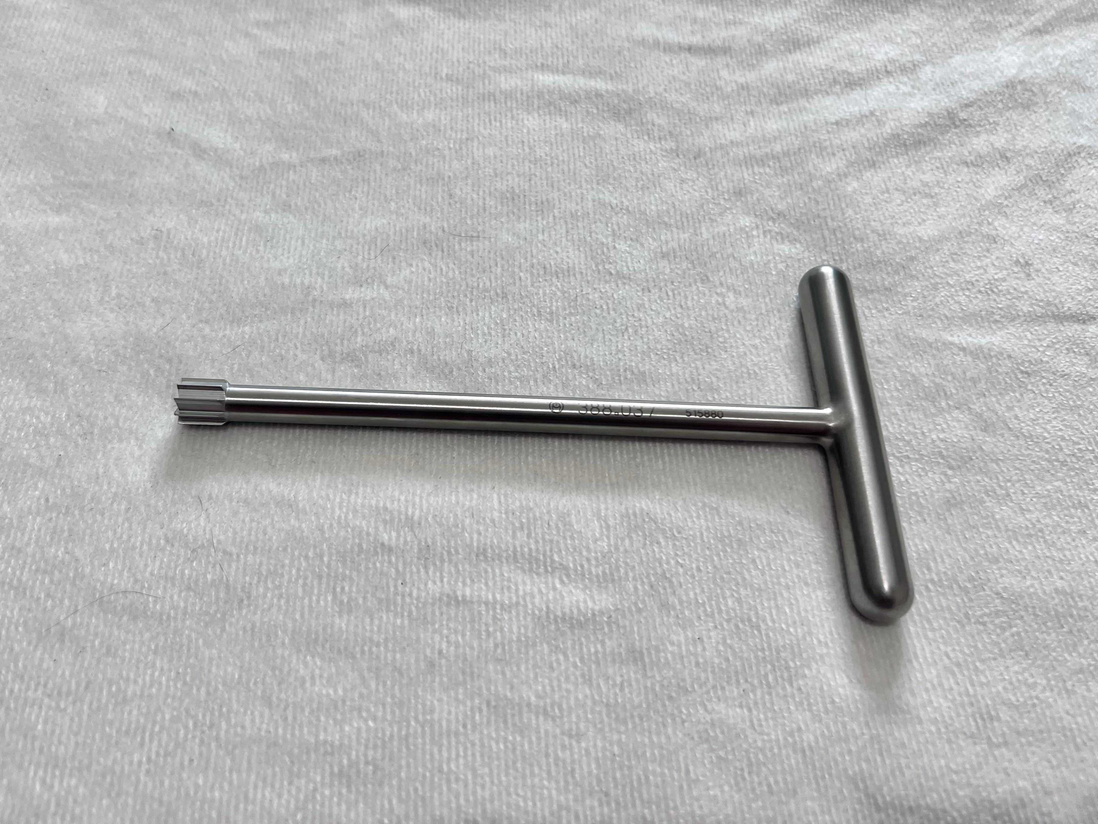 388.037 T-Handle Starlock Reamer US1745