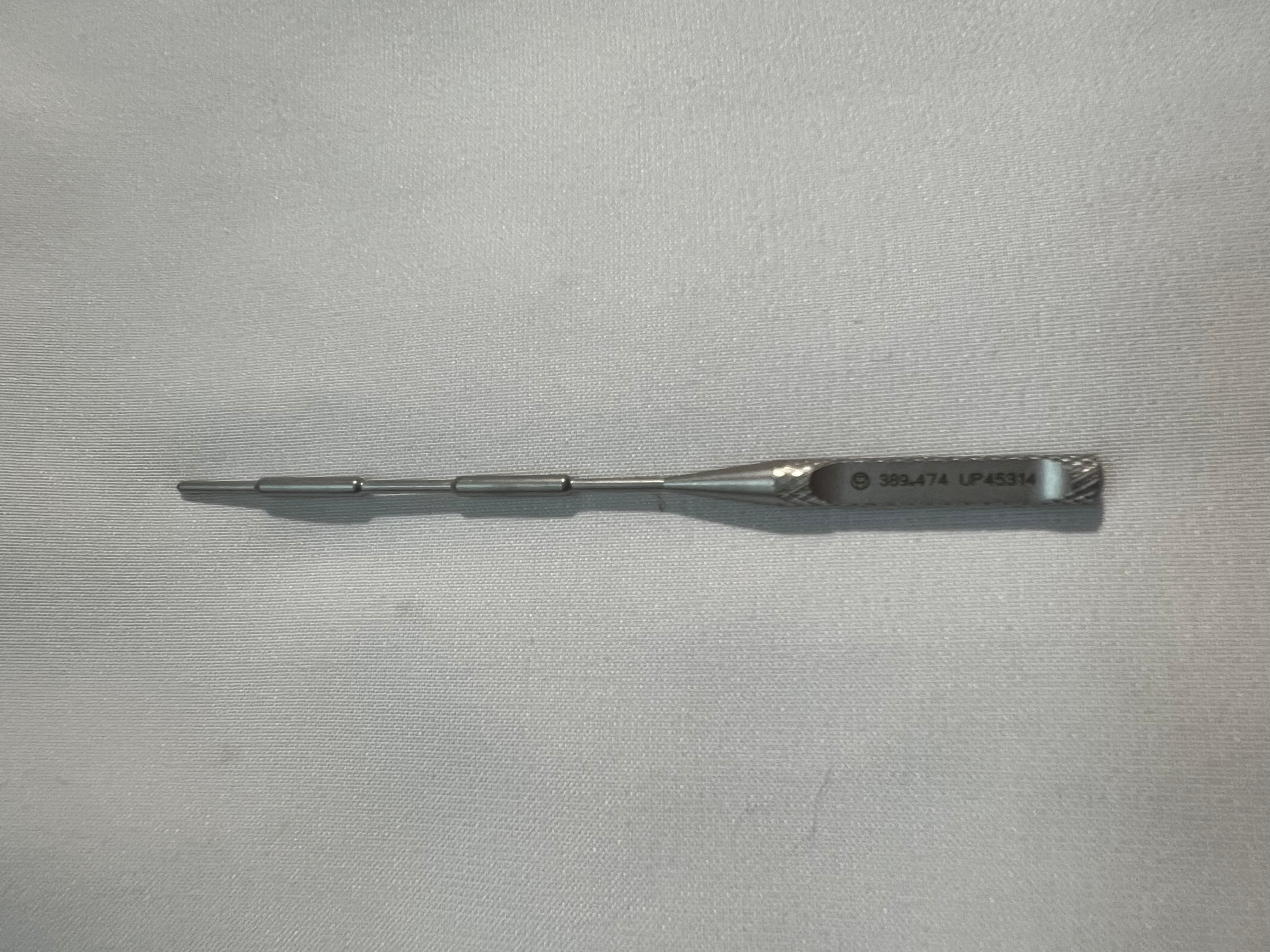 389.474 Small Pedicle Marker w/ Long Beaded Markings US1475