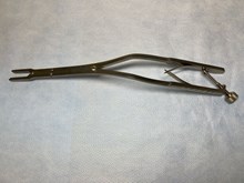 387.600 Angled Plate Holding Forceps w/ Speed Lock US461