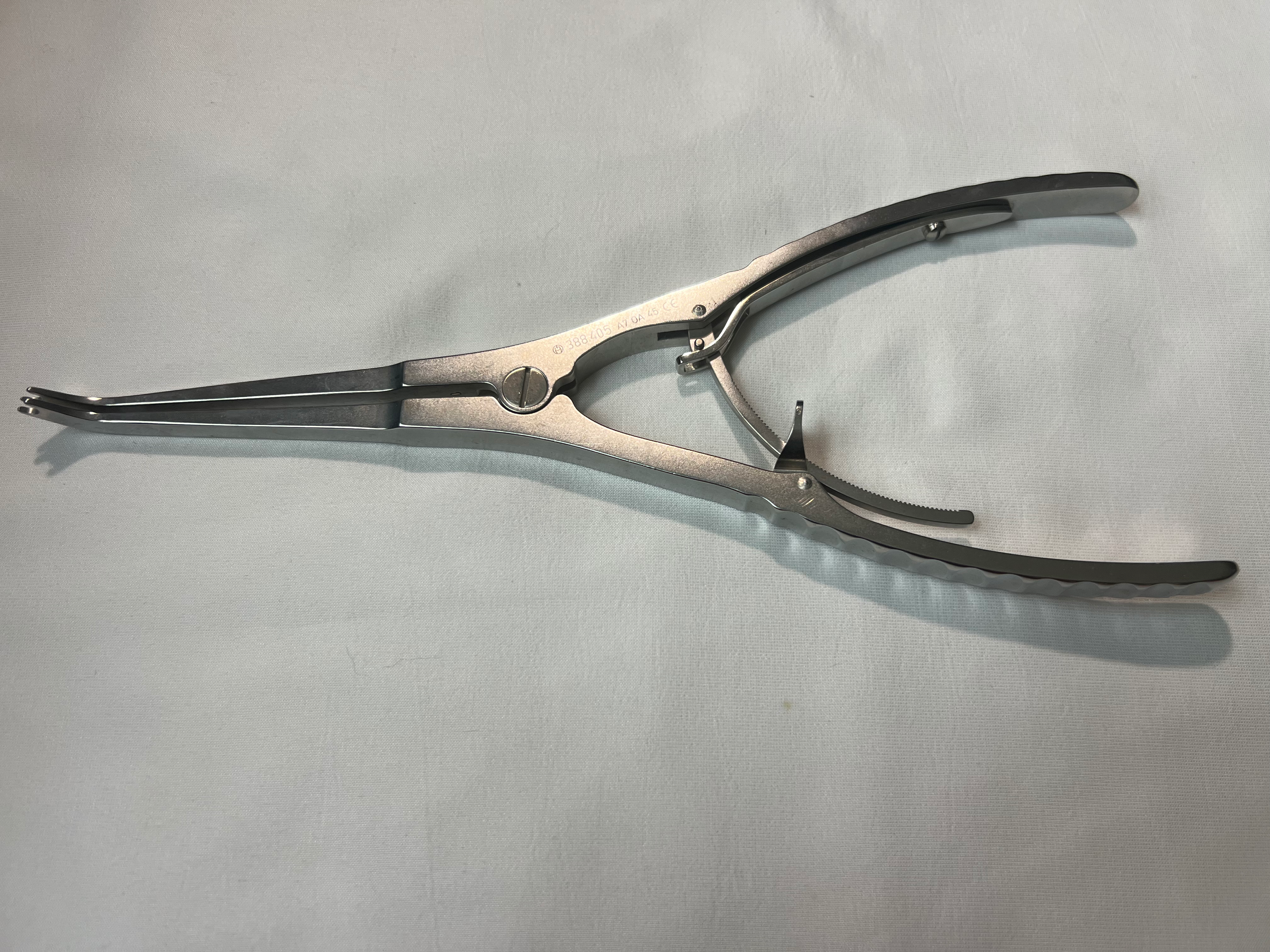 388.405 Distraction Forceps US1400