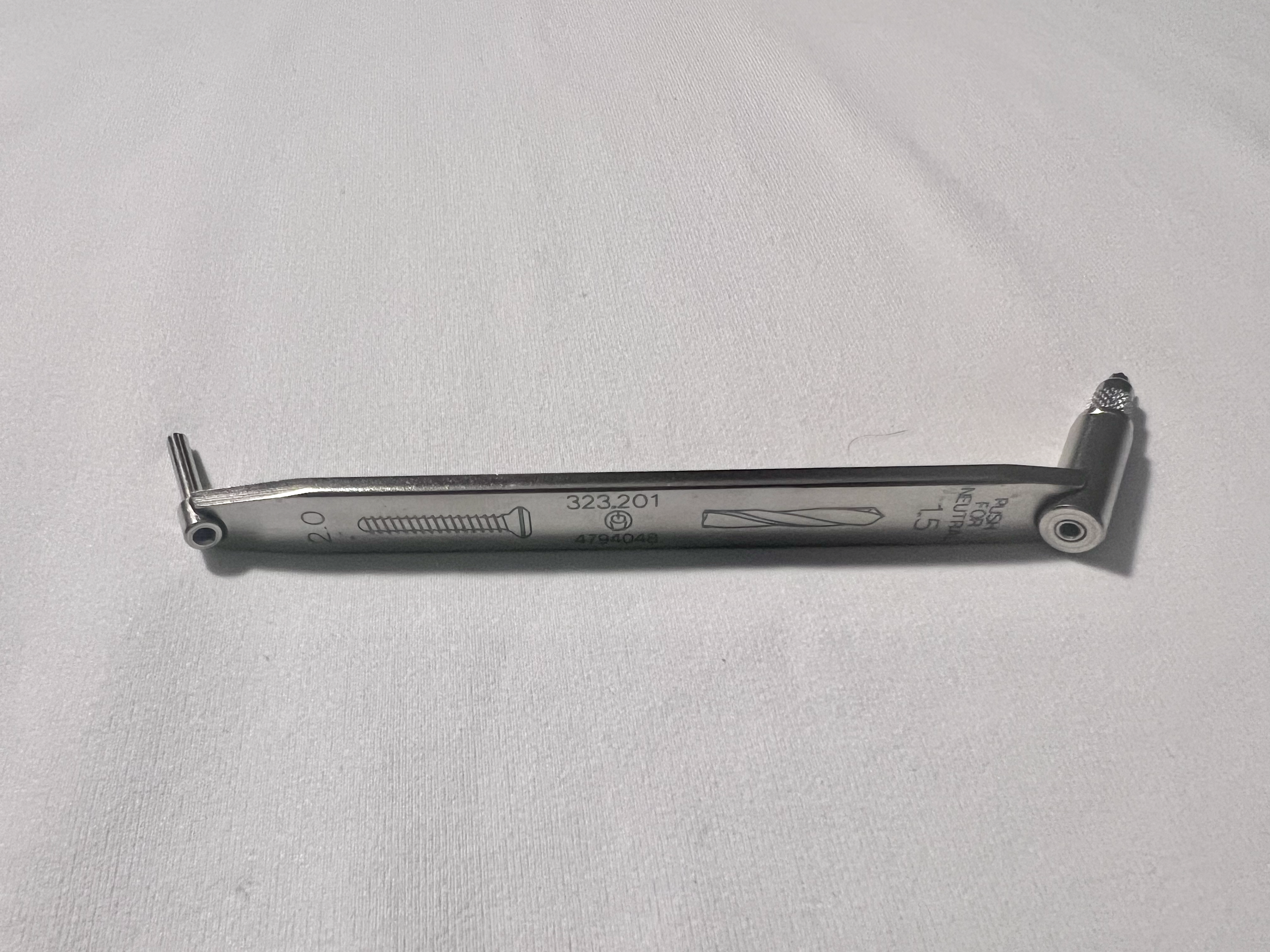 323.201 Orthopedic 2mm Universal Drill Guide US2128