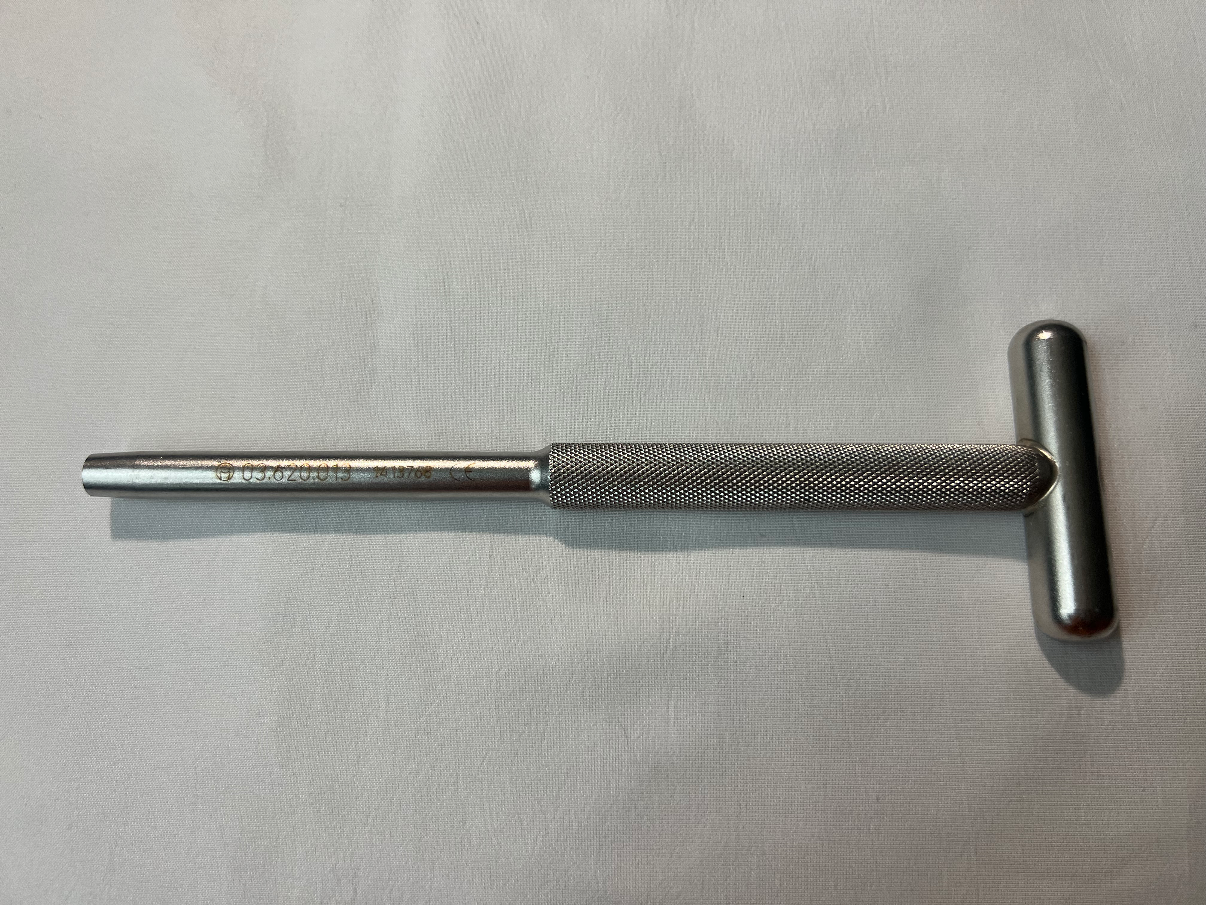03.620.013 Pangea Locking Cap Driver US1350