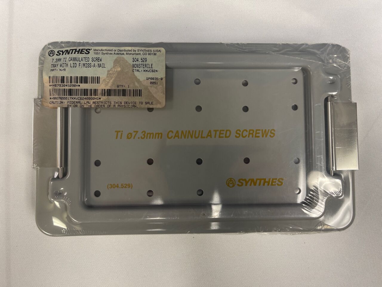 NEW 304.529 7.3MM TI Cannulated Screw Tray w/ Lid CCMED287