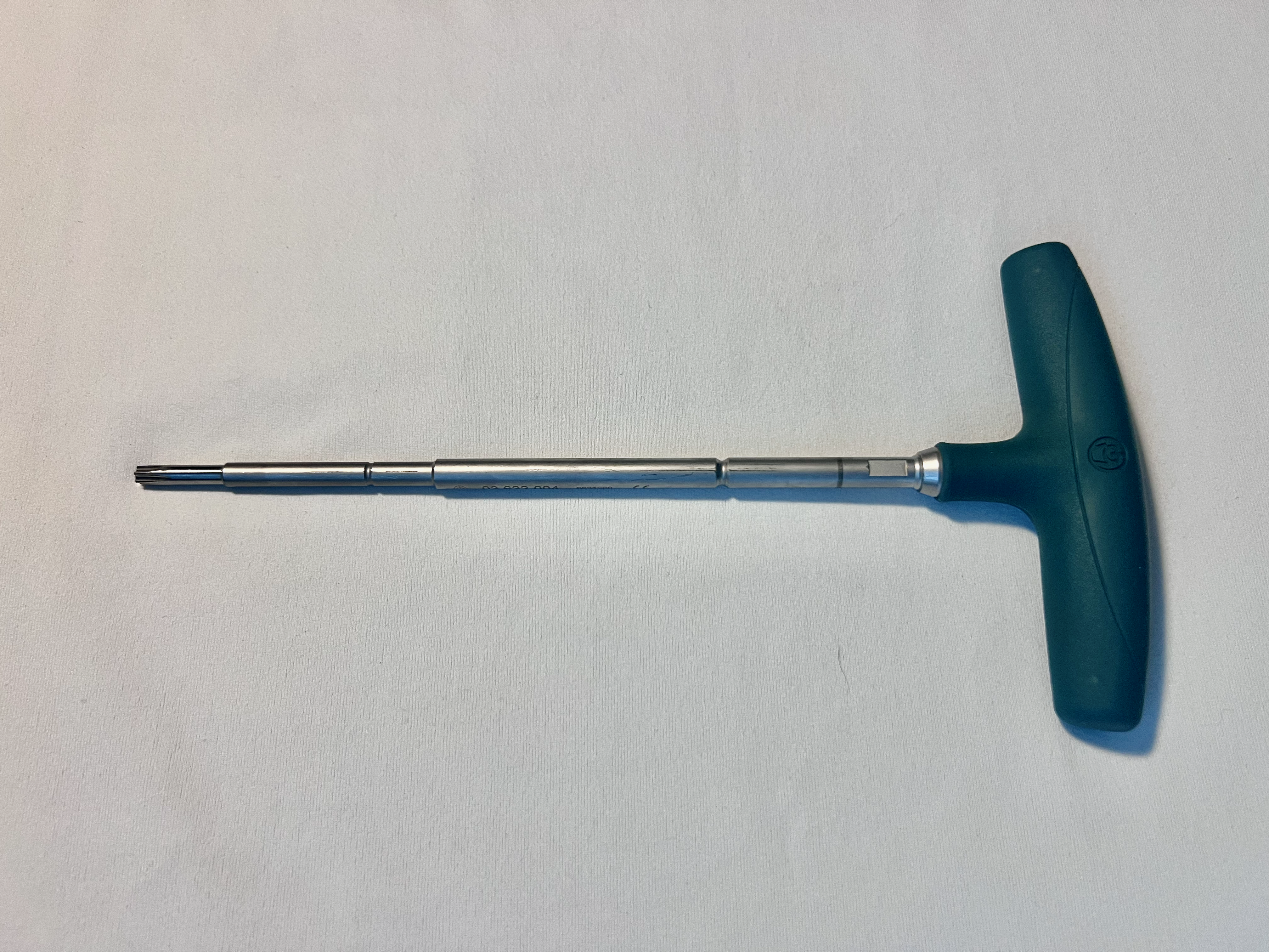 03.632.004 Matrix Spine System Standard T-Handle Stardrive Screwdriver US2106
