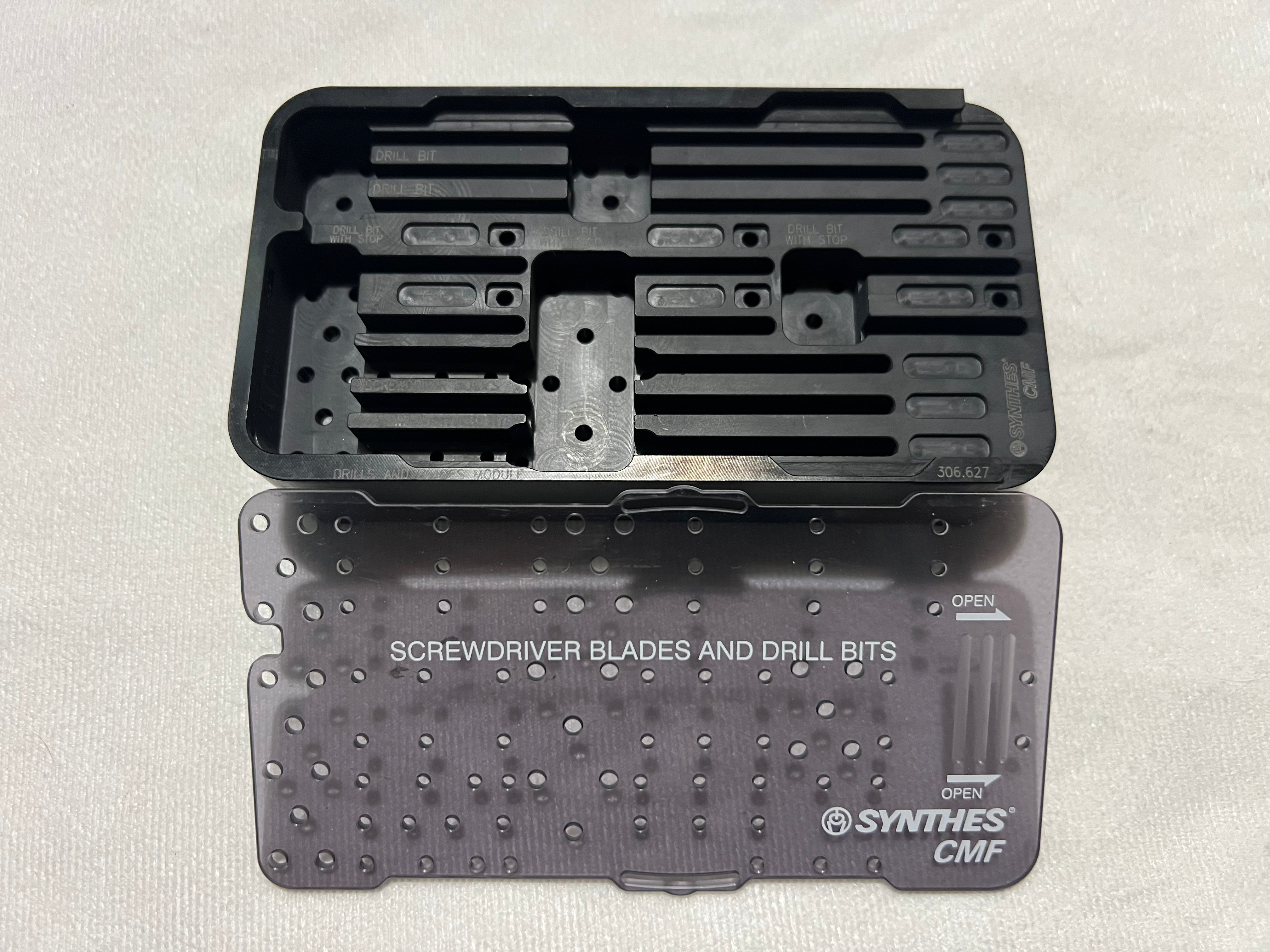 306.627 CMF MatrixMIDFACE Driver Blades & Drill Bits Instruments Case US1571