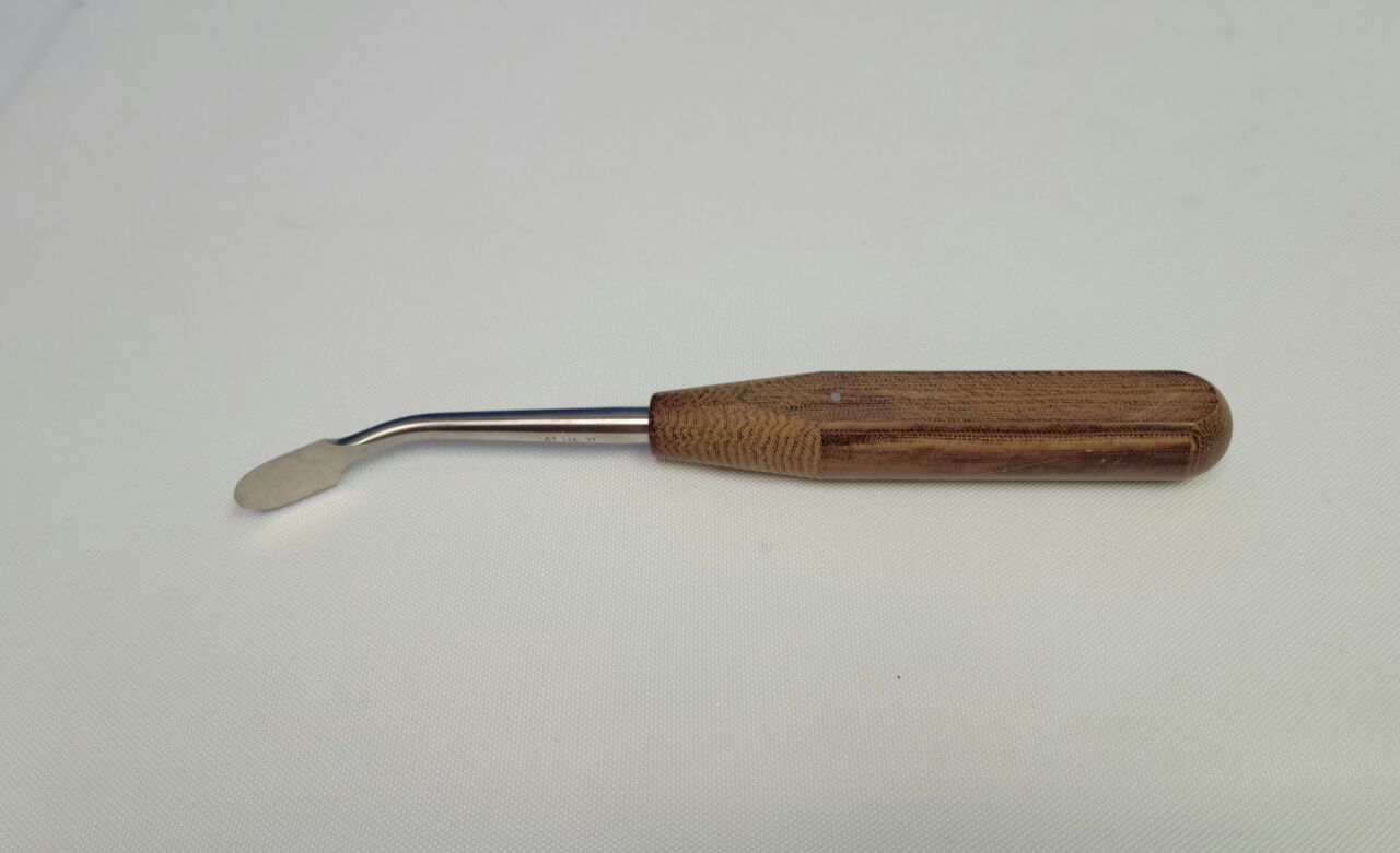 399.35 Periosteal Elevator 14mm Curved Blade US16
