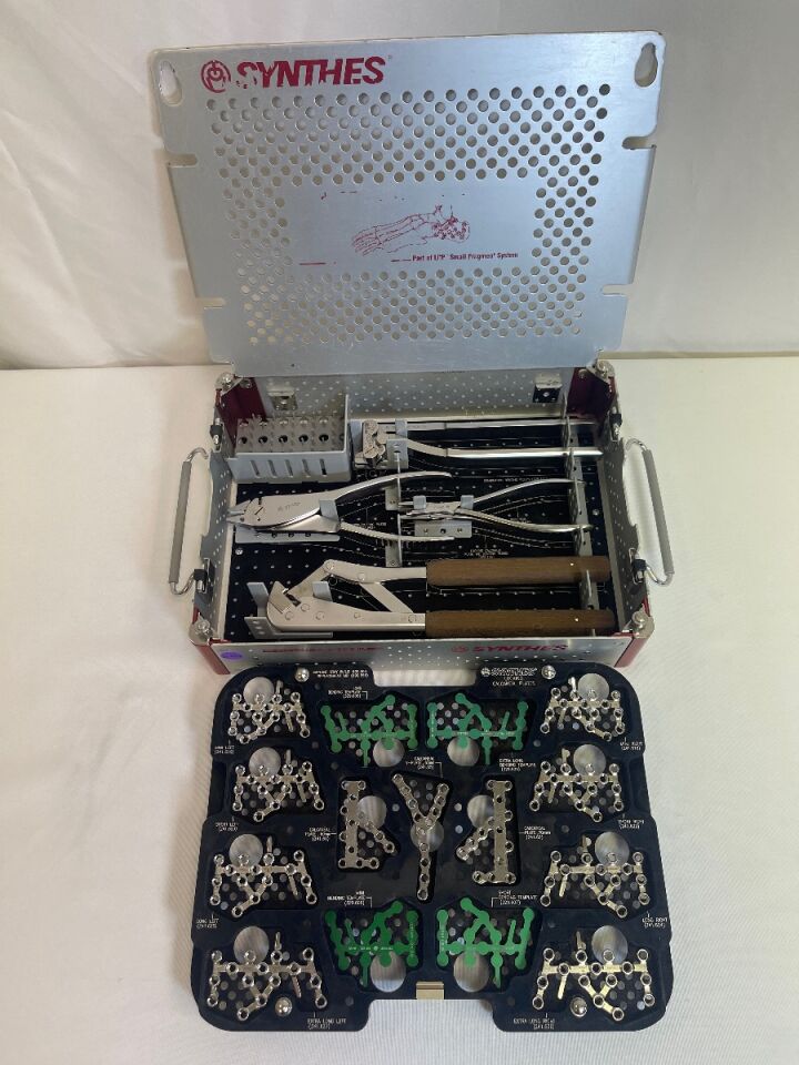 Locking Calcaneal Plate and Implant Set 01.106.002 CCMED332