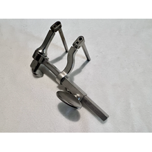 396.396 Adjustable Cervical Distractor Right US1700