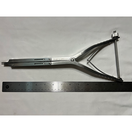 Parallel Forceps 388.118 Parallel Distraction Forceps