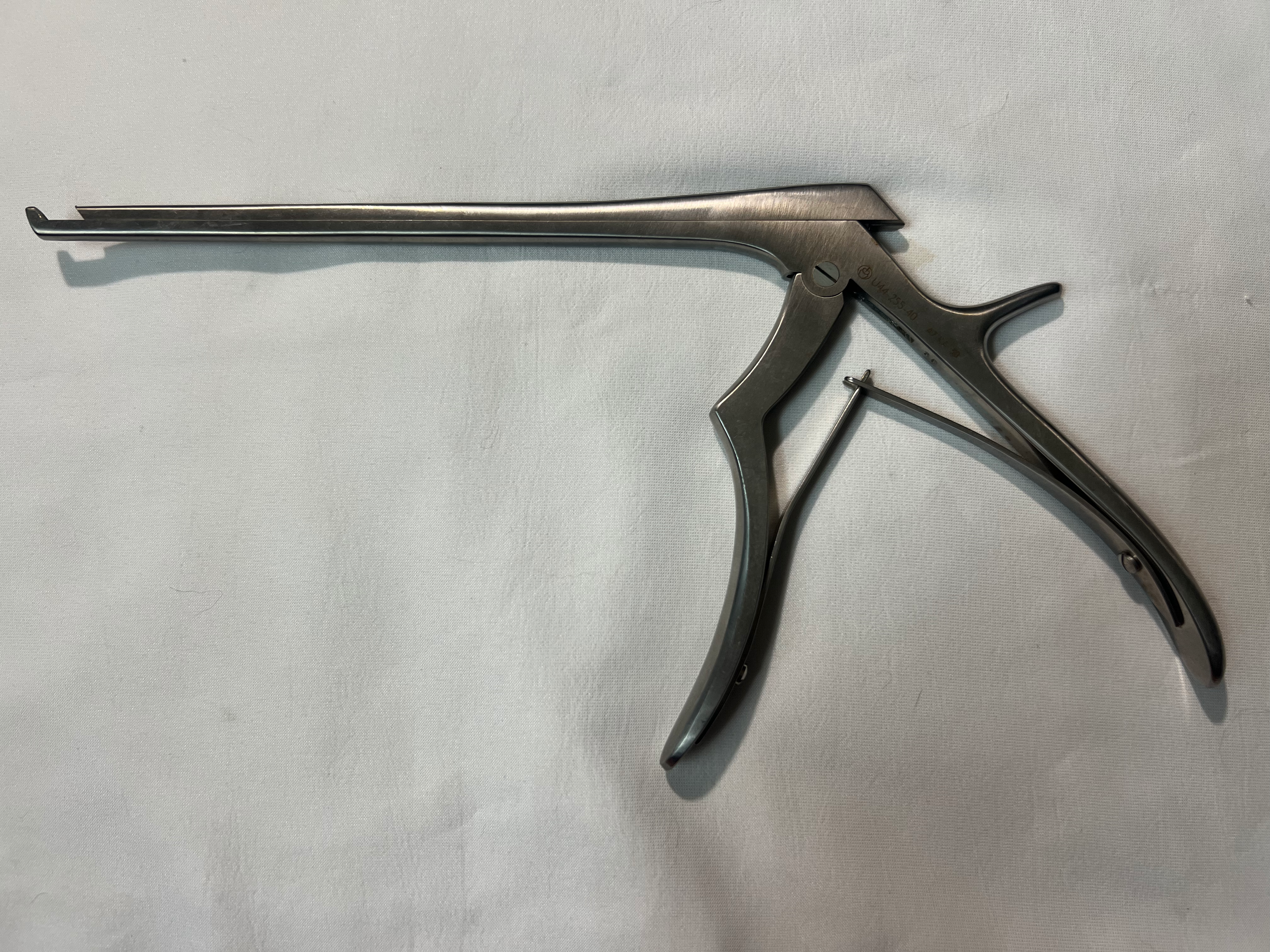 U44-255-40 Laminectomy Rongeur Punch 4mm X 40° US1357