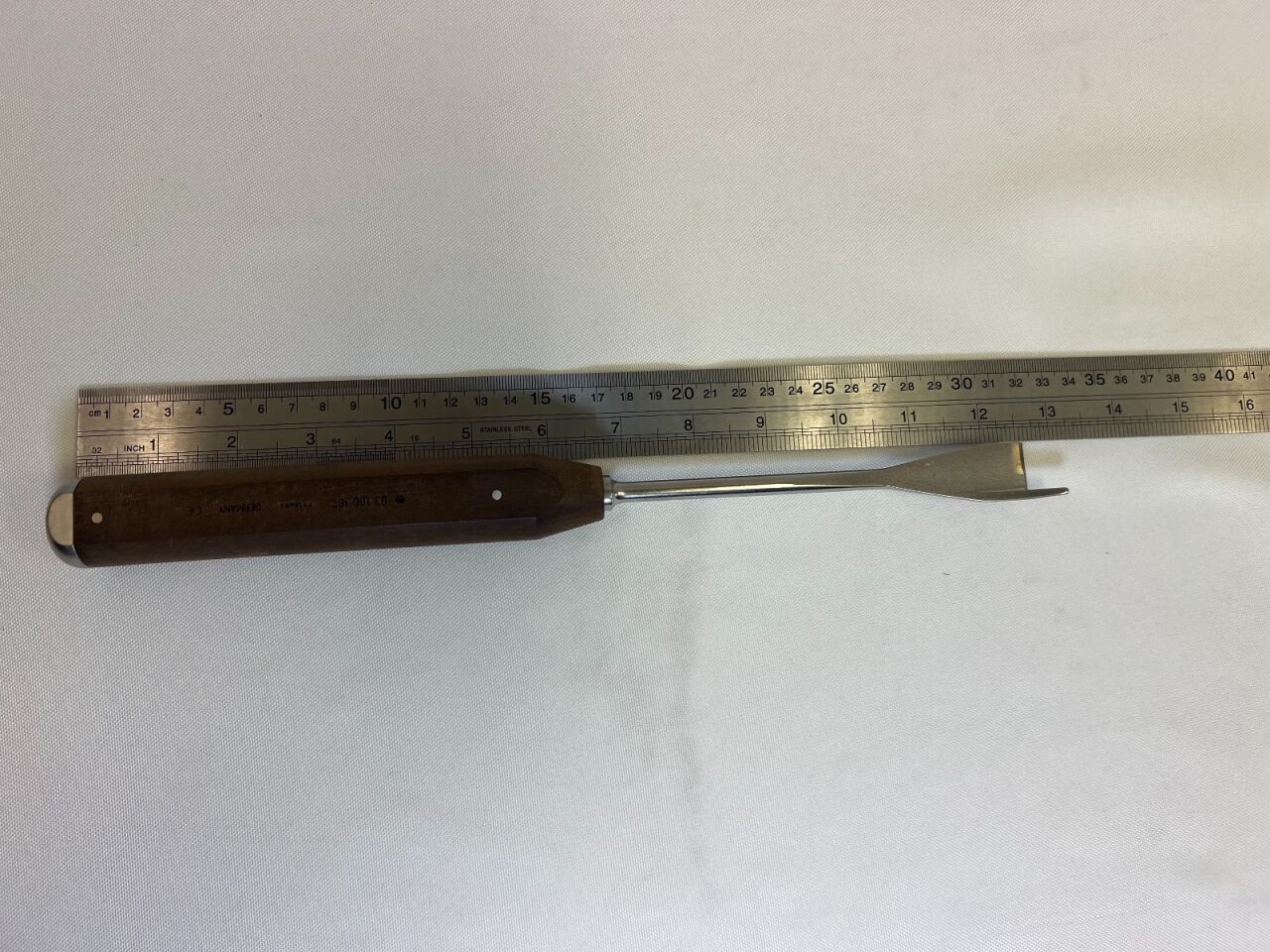 03.100.307 Pelvic Osteotome Flag Shaped 20mm US369