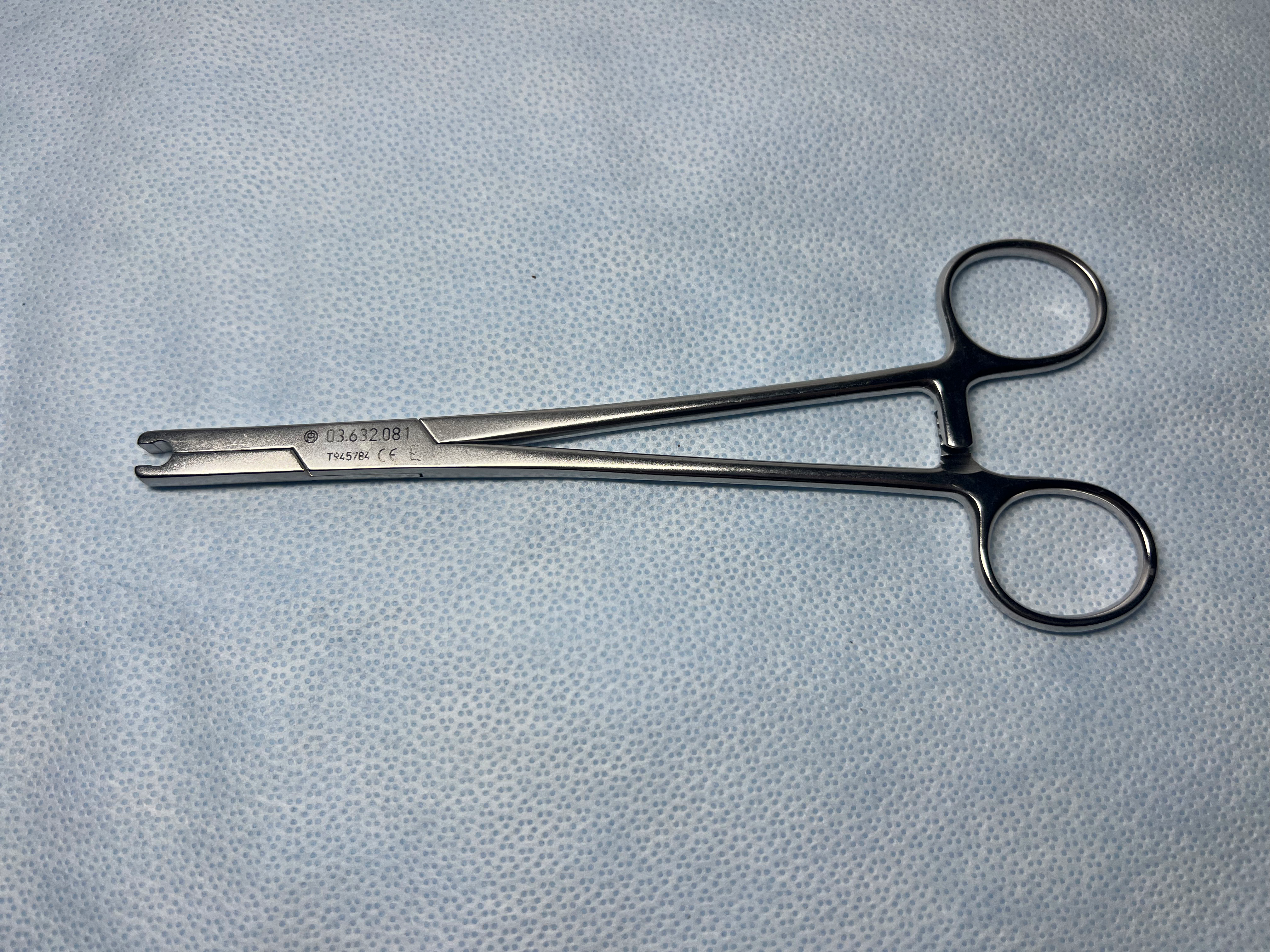 03.632.081 Rod Holding Forceps 5.5mm US1256